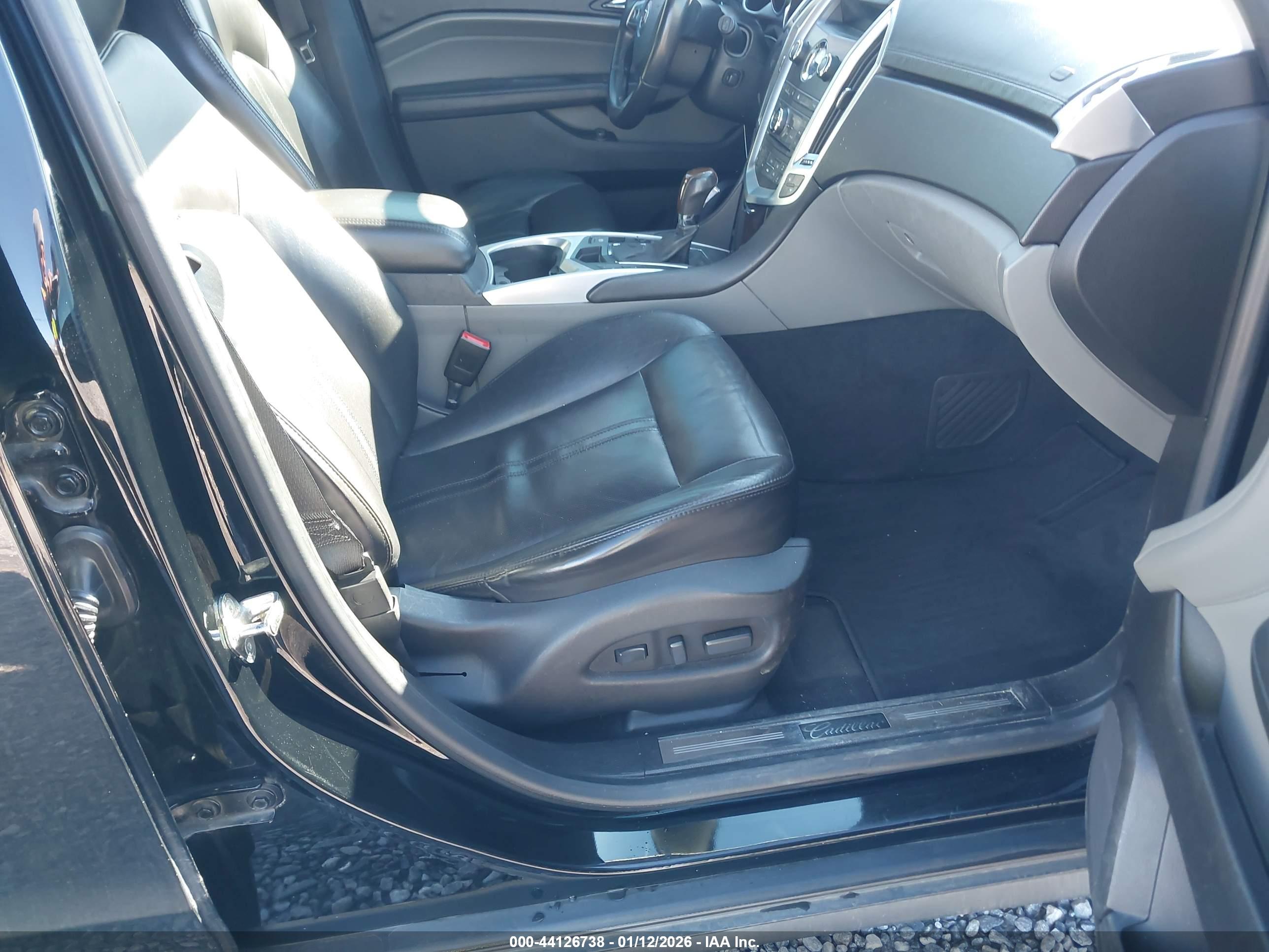 CADILLAC SRX image 5