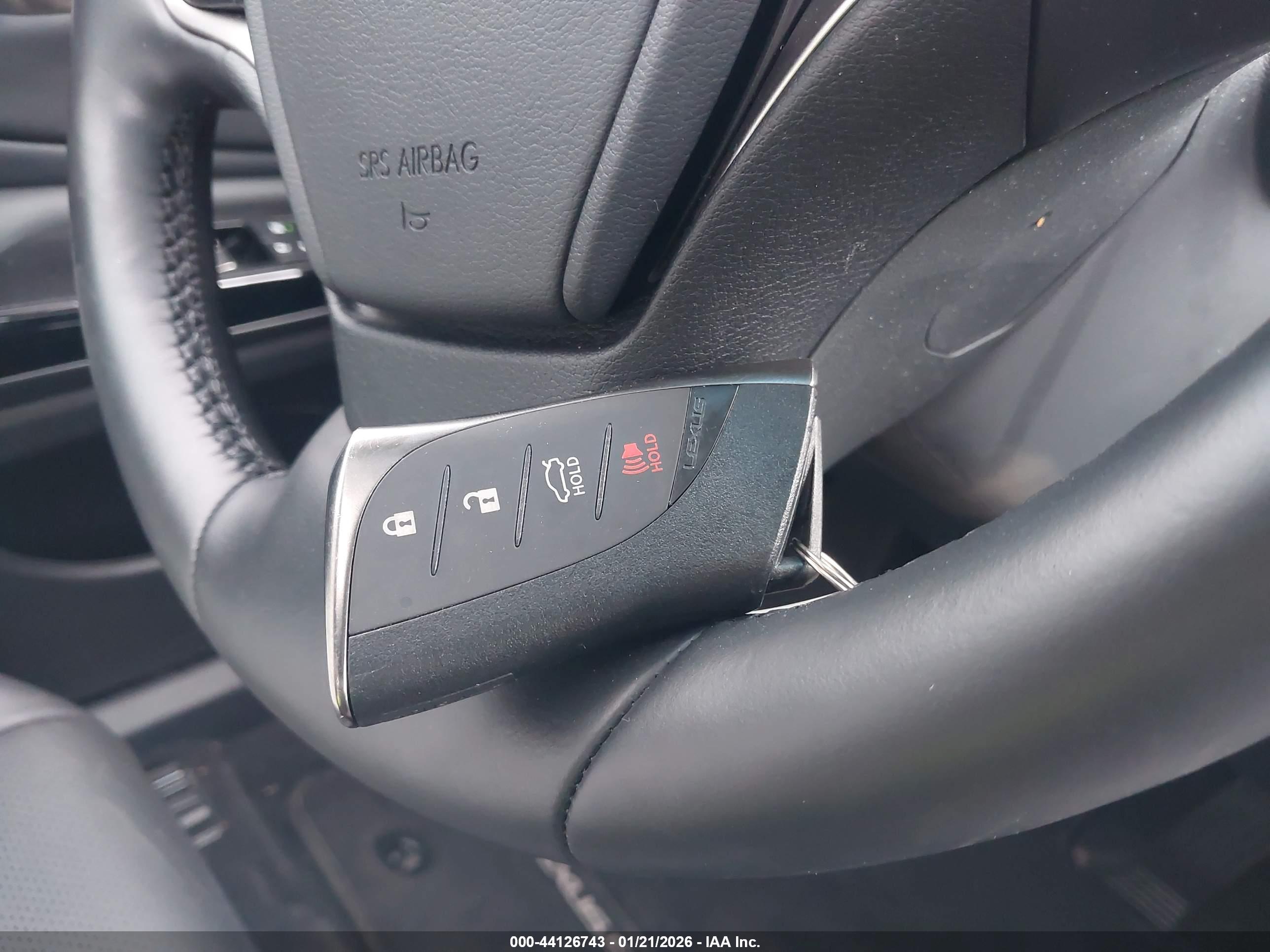 LEXUS ES image 11