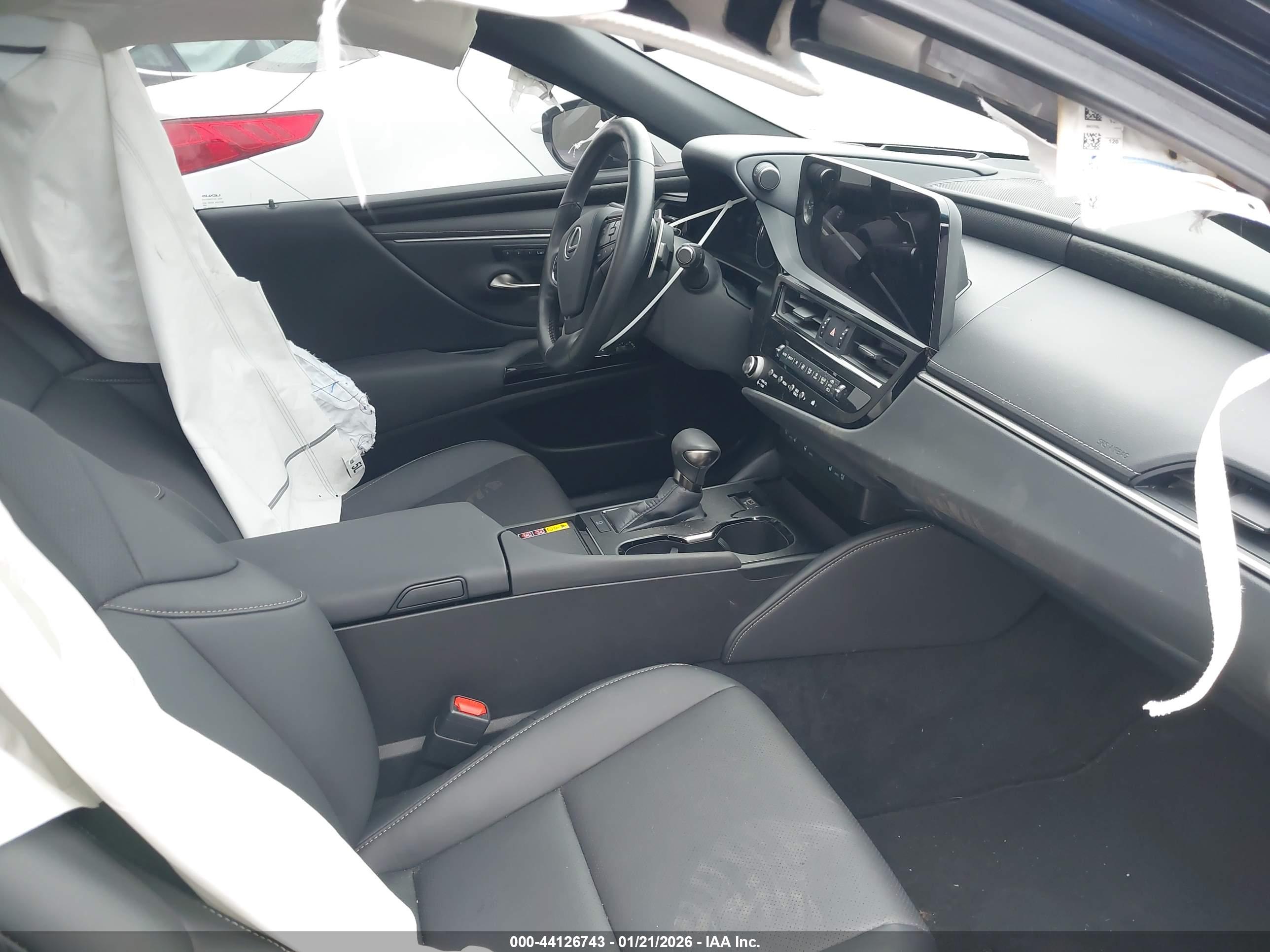 LEXUS ES image 5