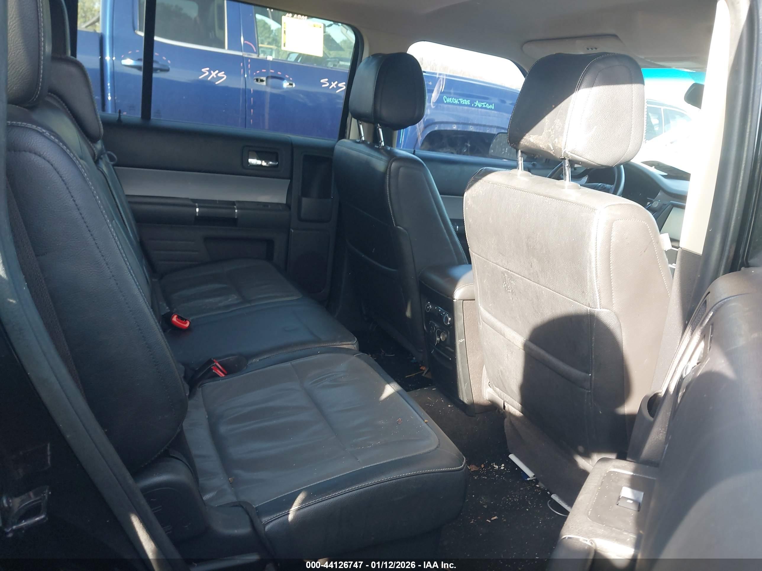 FORD FLEX image 8