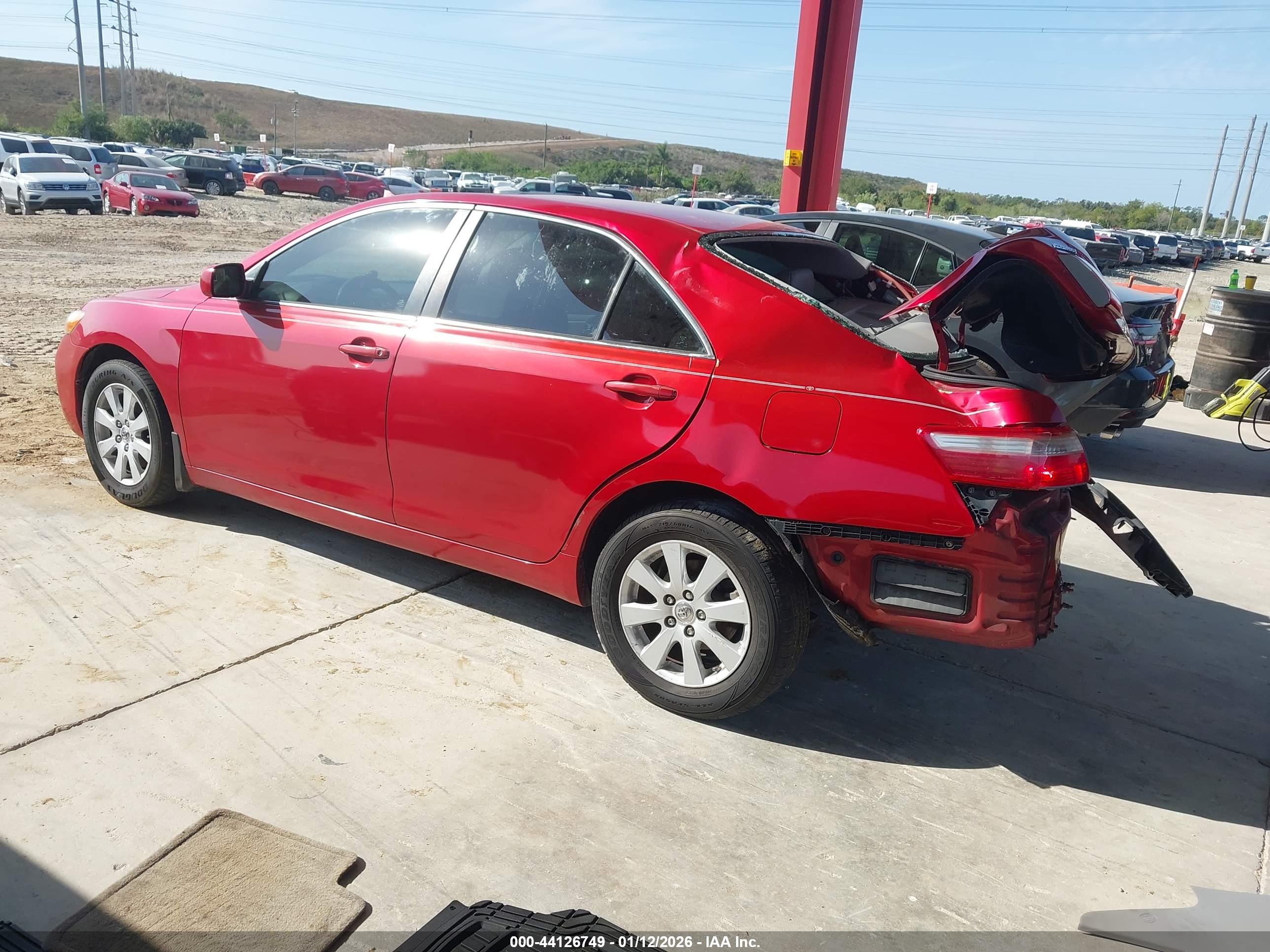 TOYOTA CAMRY image 3