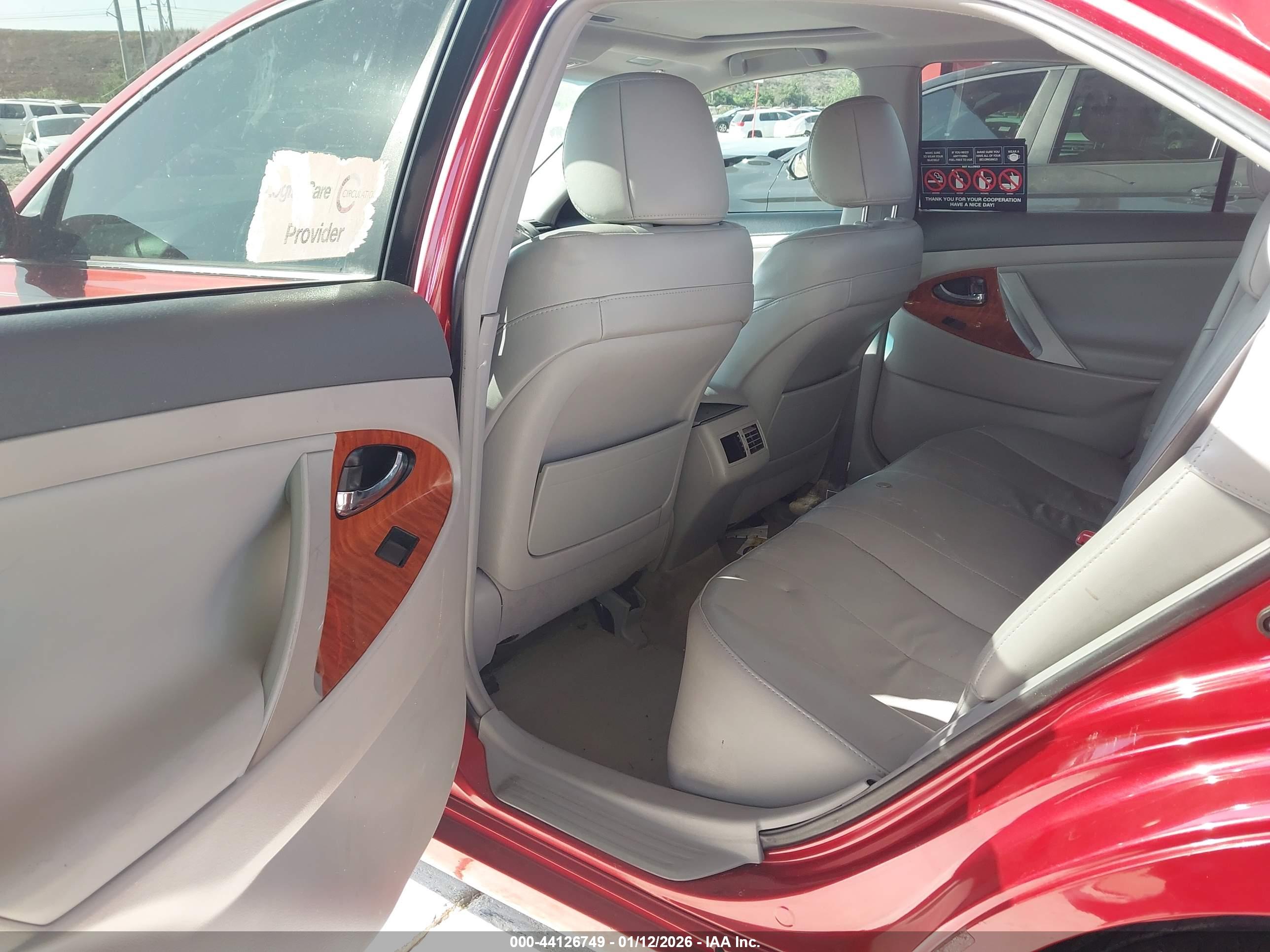 TOYOTA CAMRY image 8