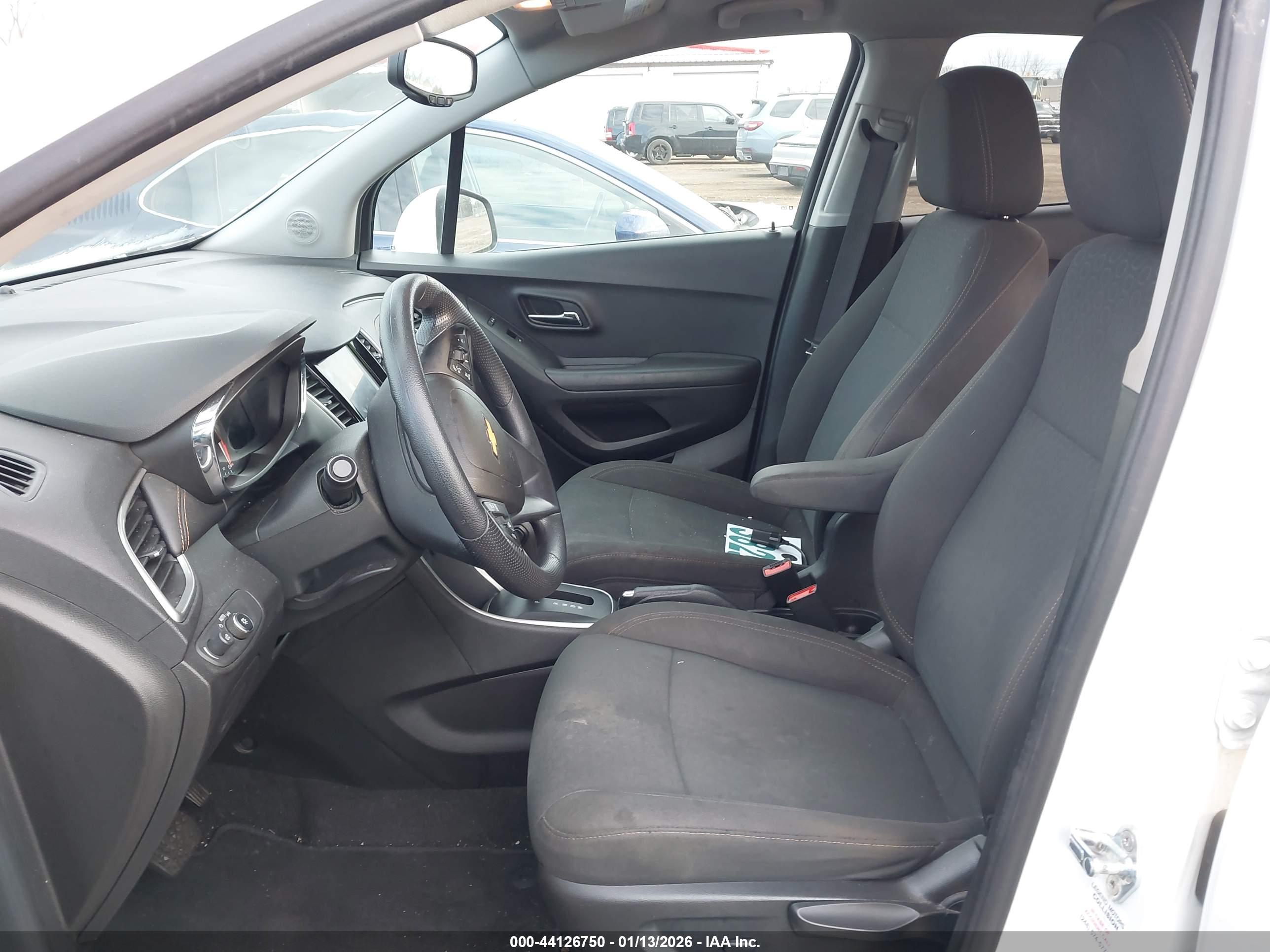 CHEVROLET TRAX image 5