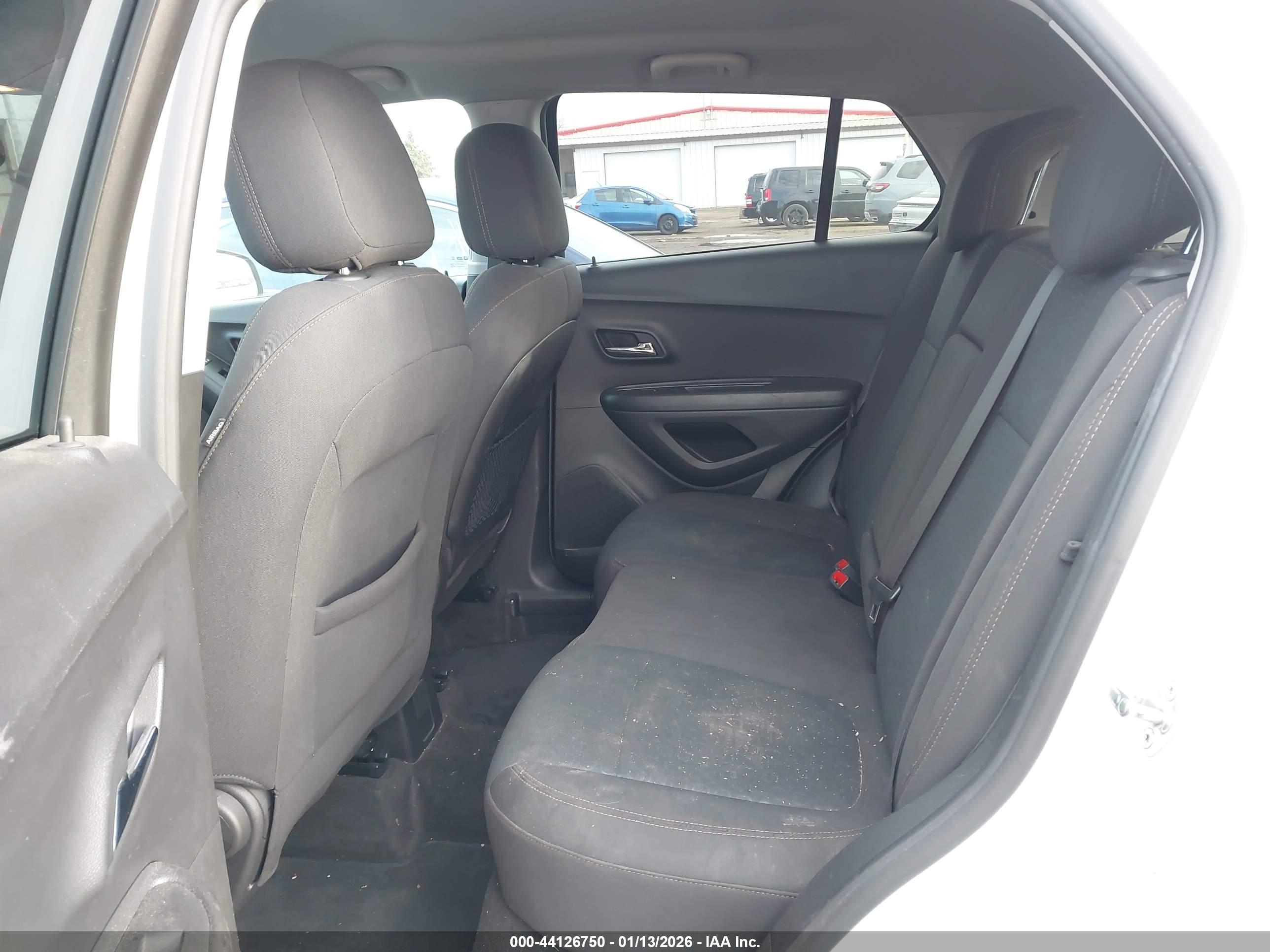 CHEVROLET TRAX image 8