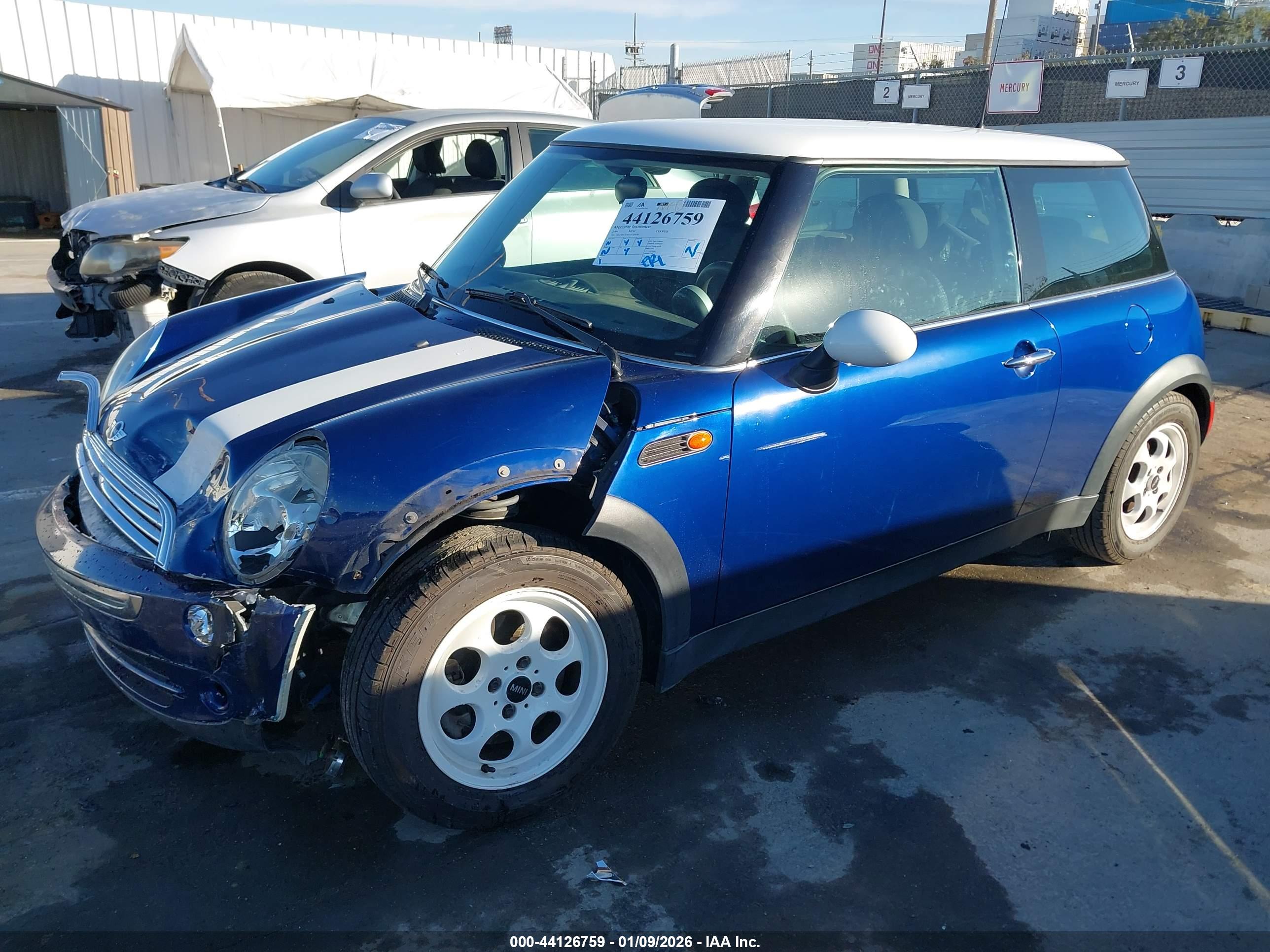 MINI COOPER image 2