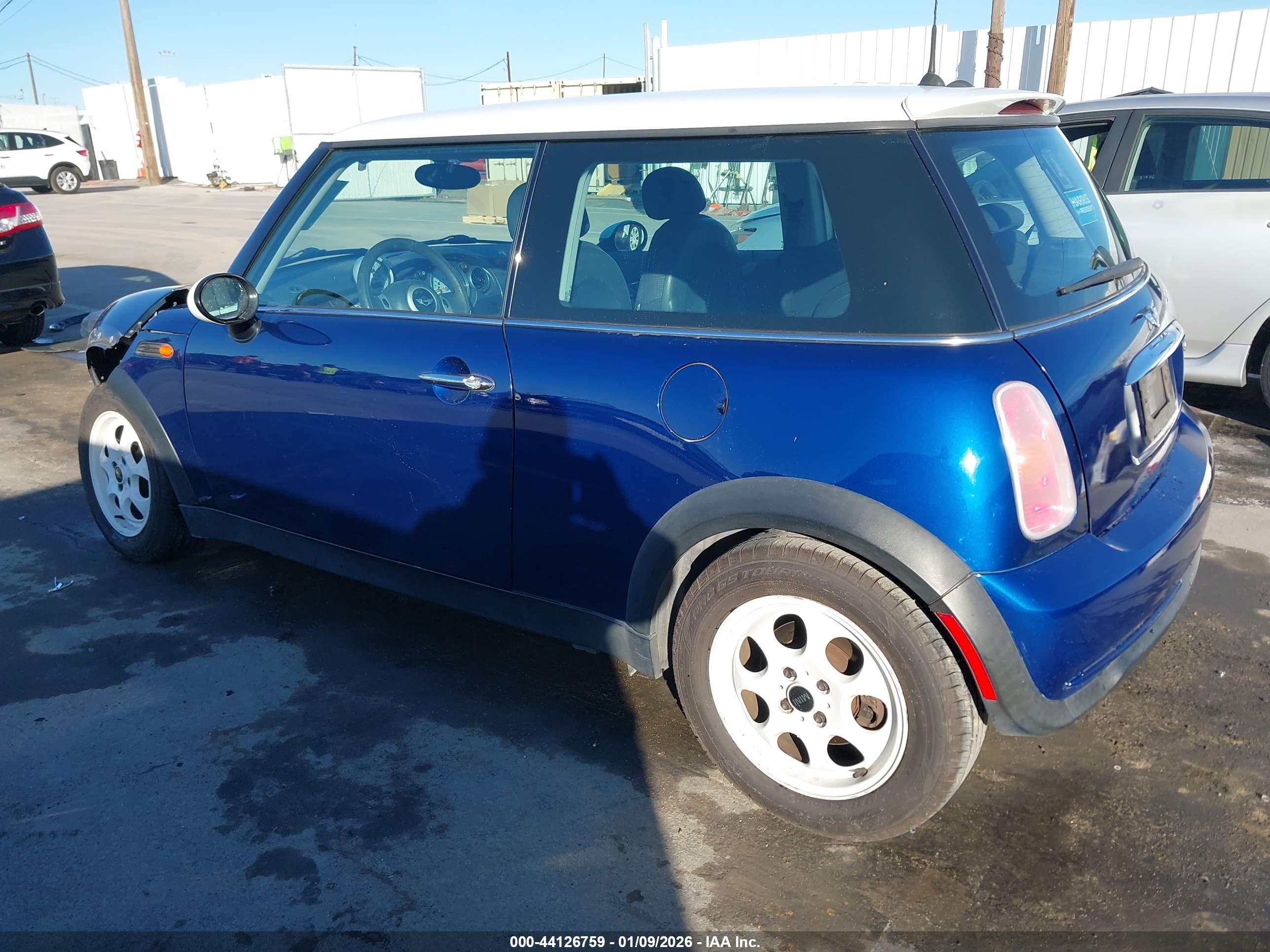 MINI COOPER image 3
