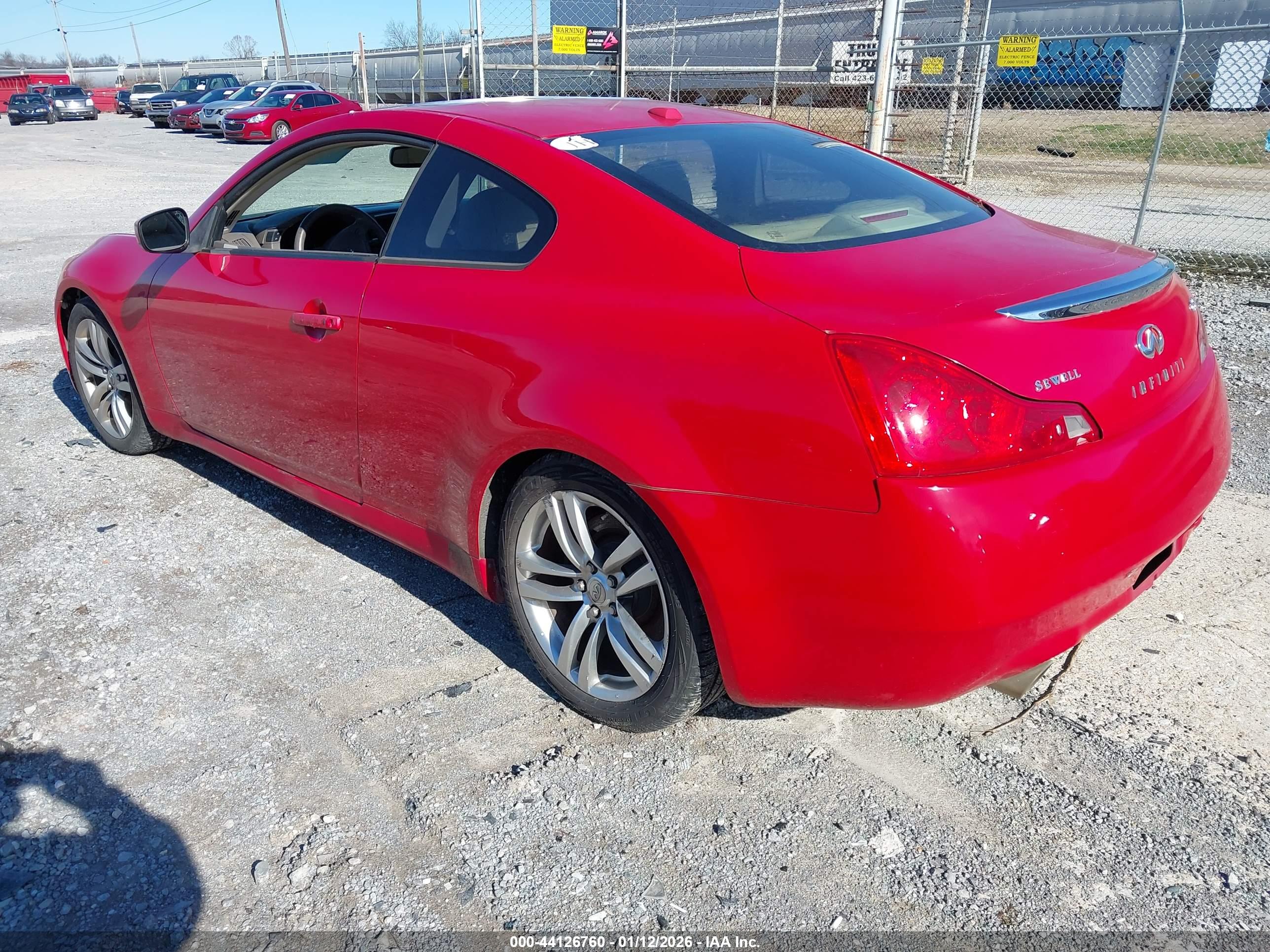 INFINITI G37 image 3
