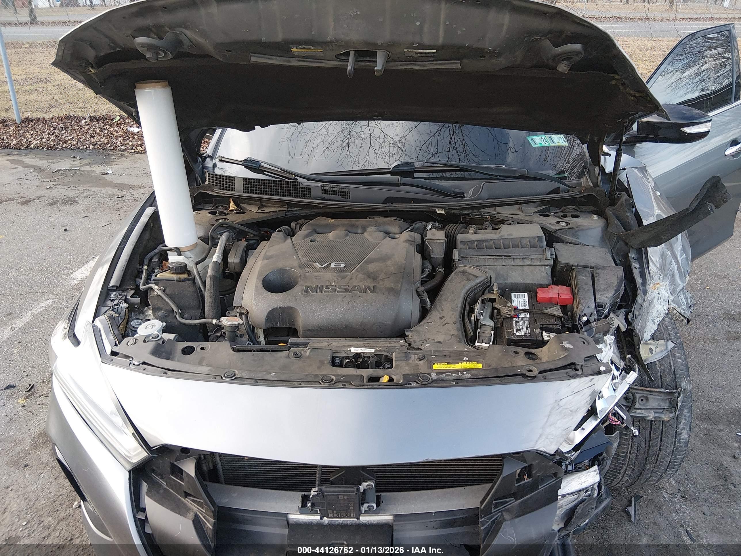 NISSAN MAXIMA image 10