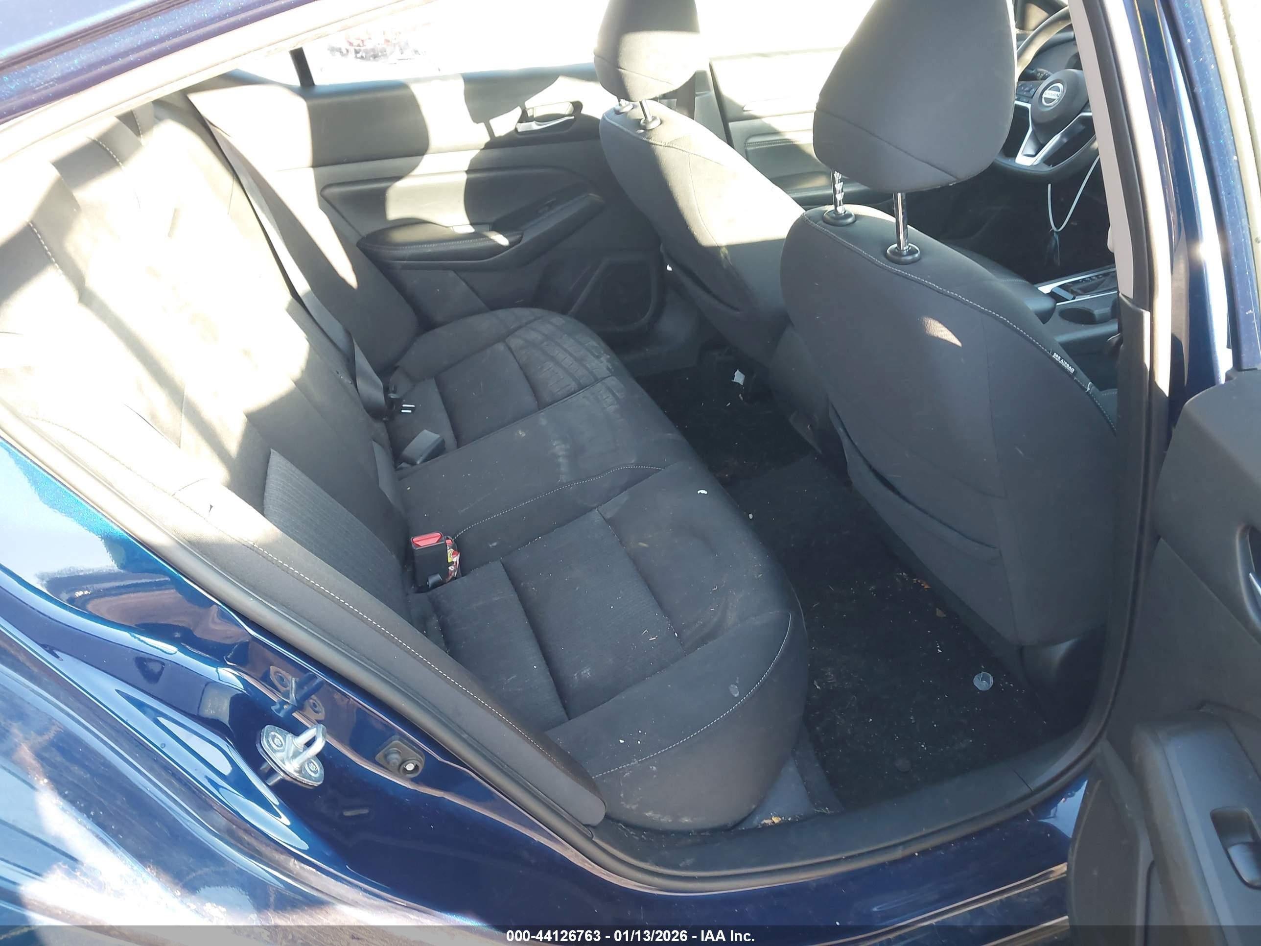 NISSAN ALTIMA image 8