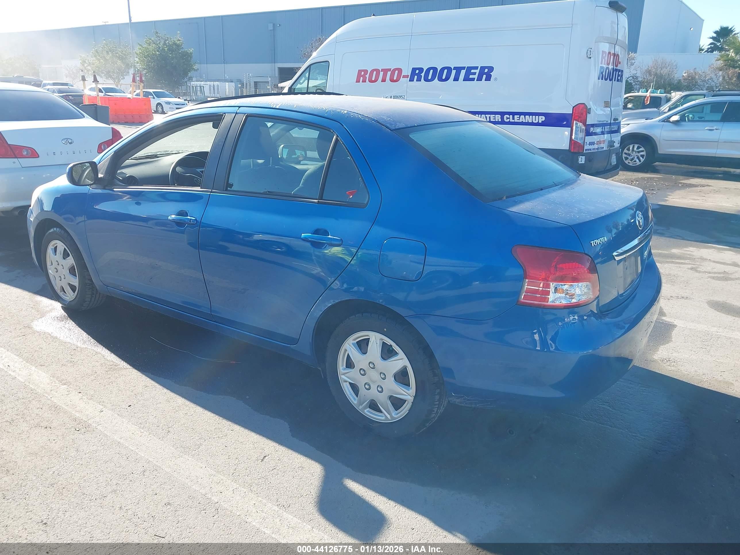 TOYOTA YARIS image 3