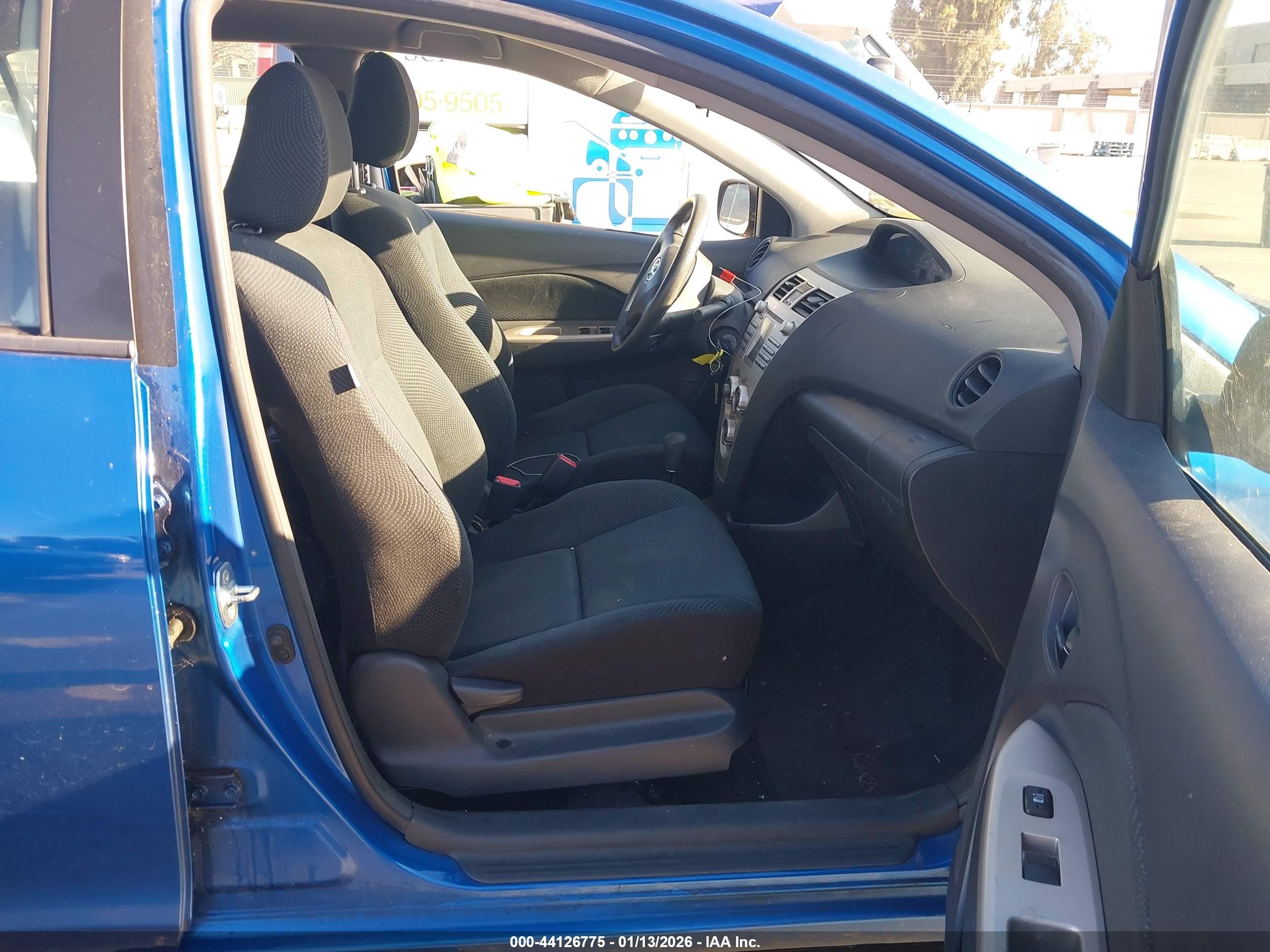 TOYOTA YARIS image 5
