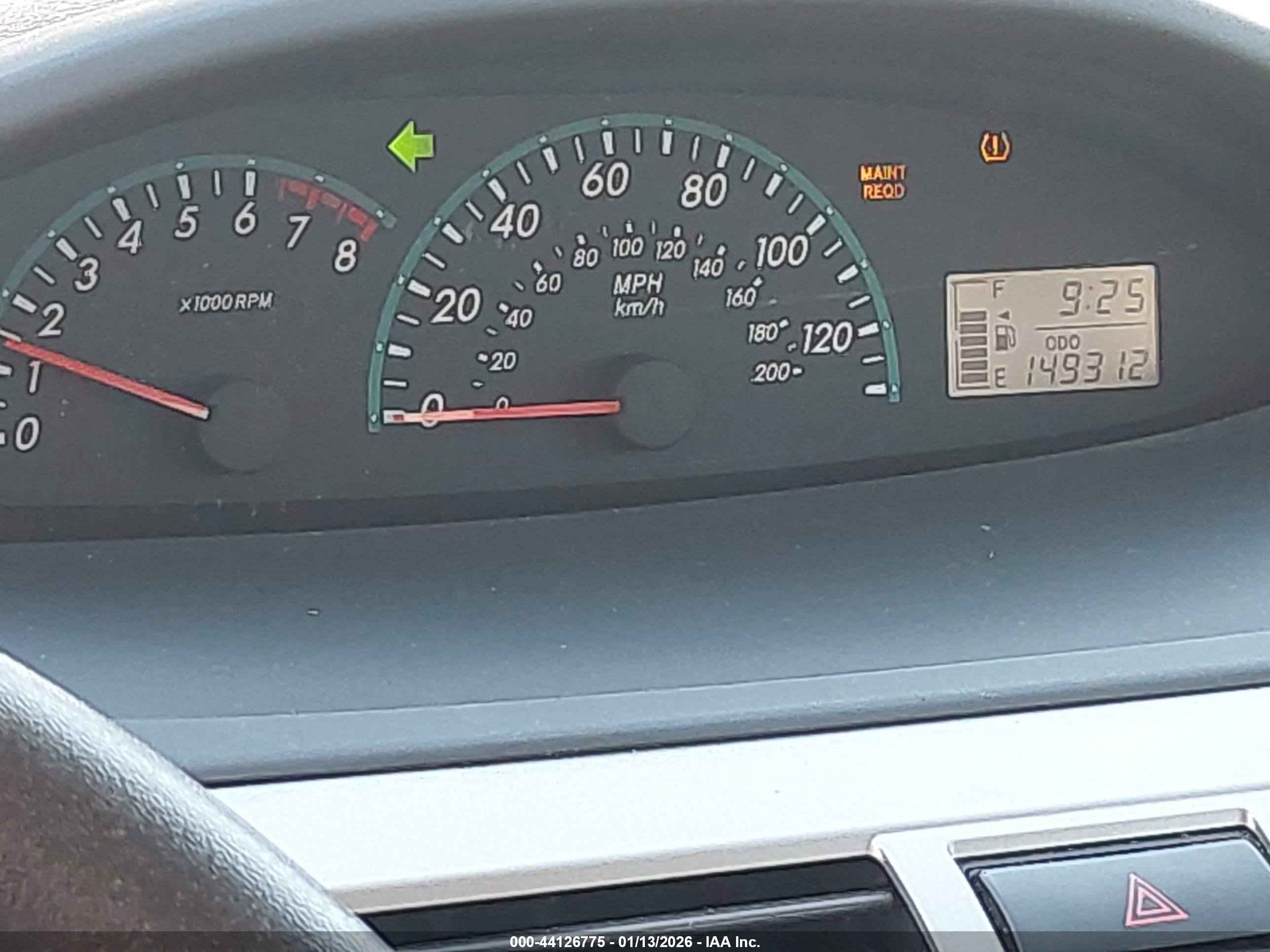 TOYOTA YARIS image 7