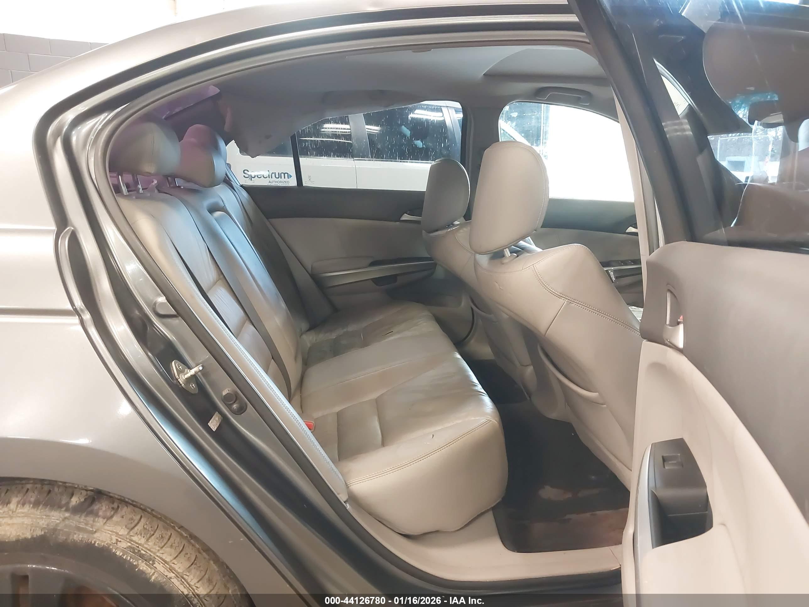 HONDA ACCORD image 8