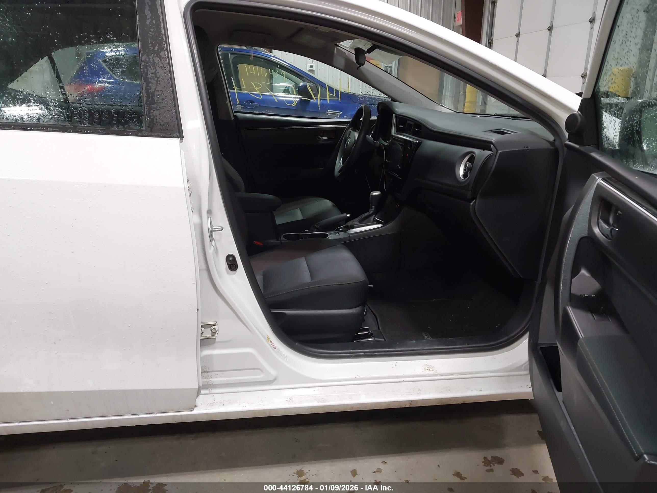 TOYOTA COROLLA image 5