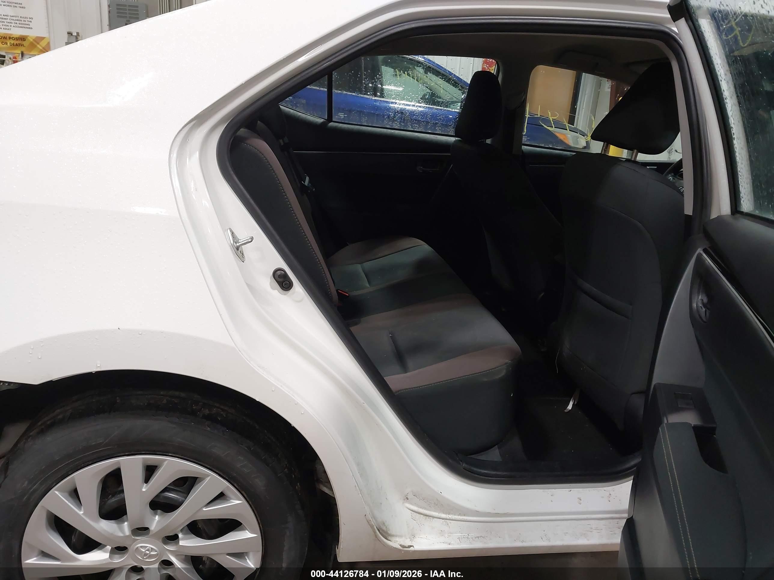 TOYOTA COROLLA image 8