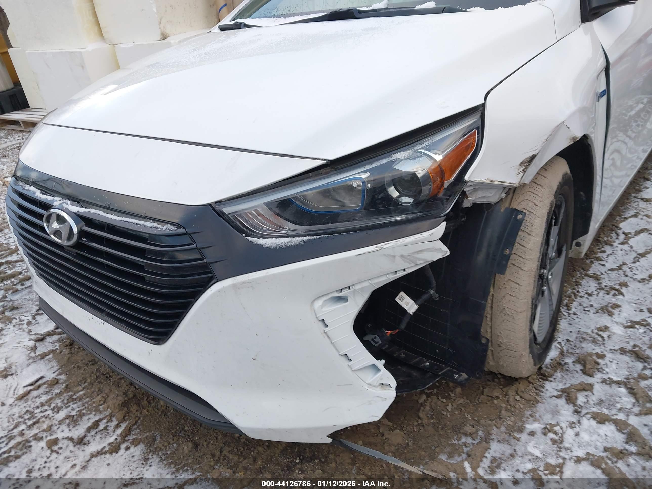HYUNDAI IONIQ image 6