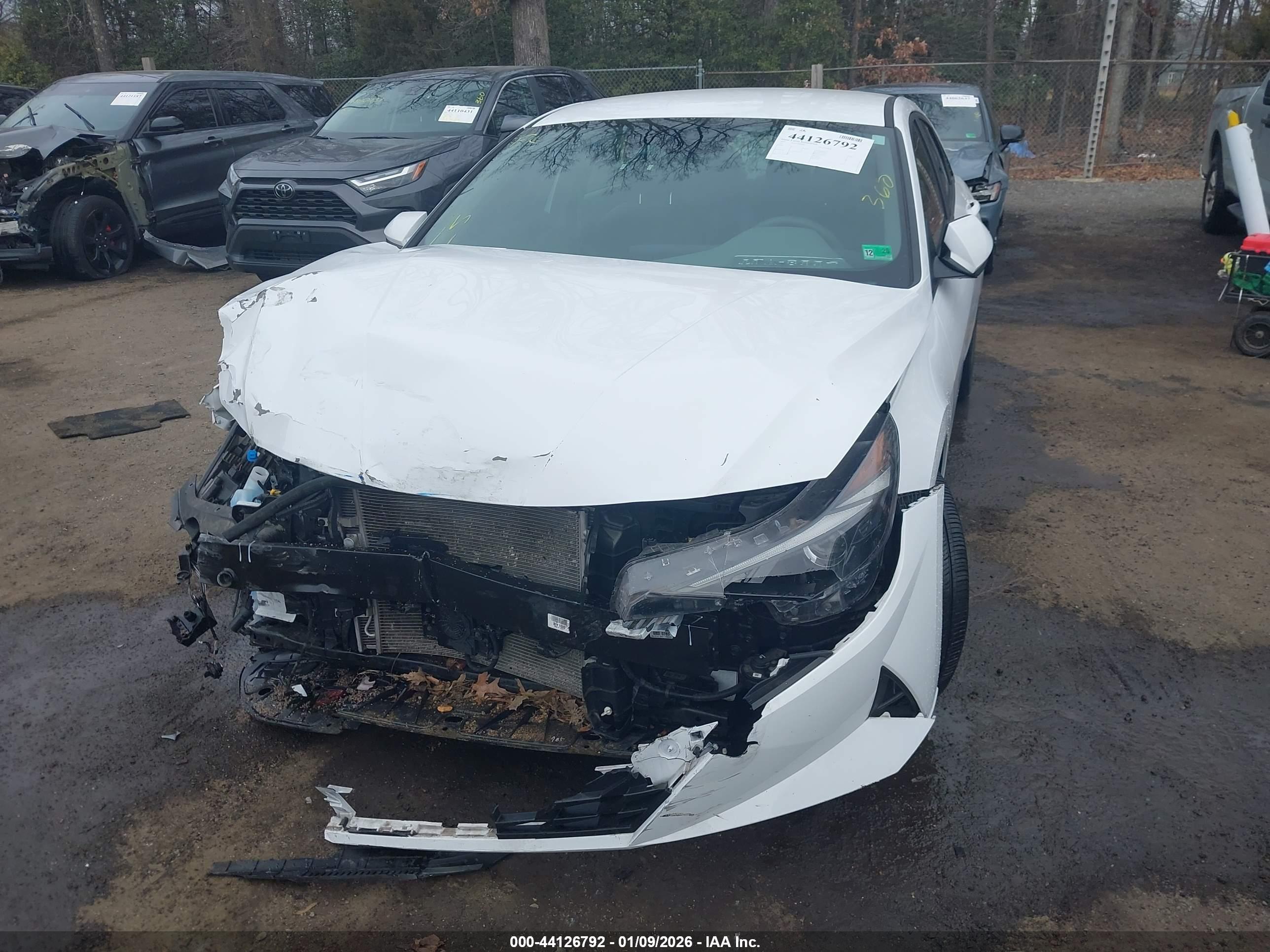 HYUNDAI ELANTRA image 6