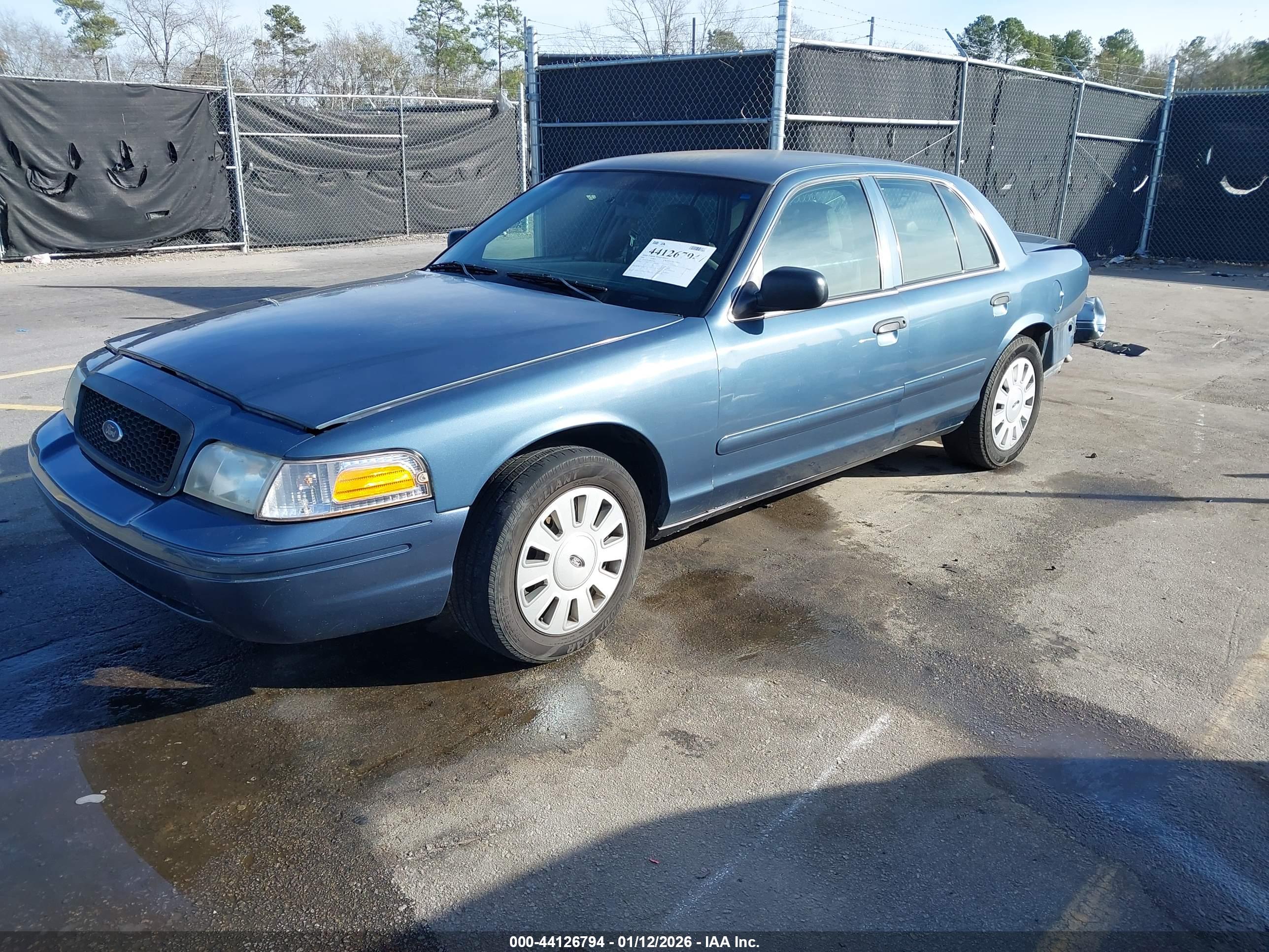 FORD CROWN image 2