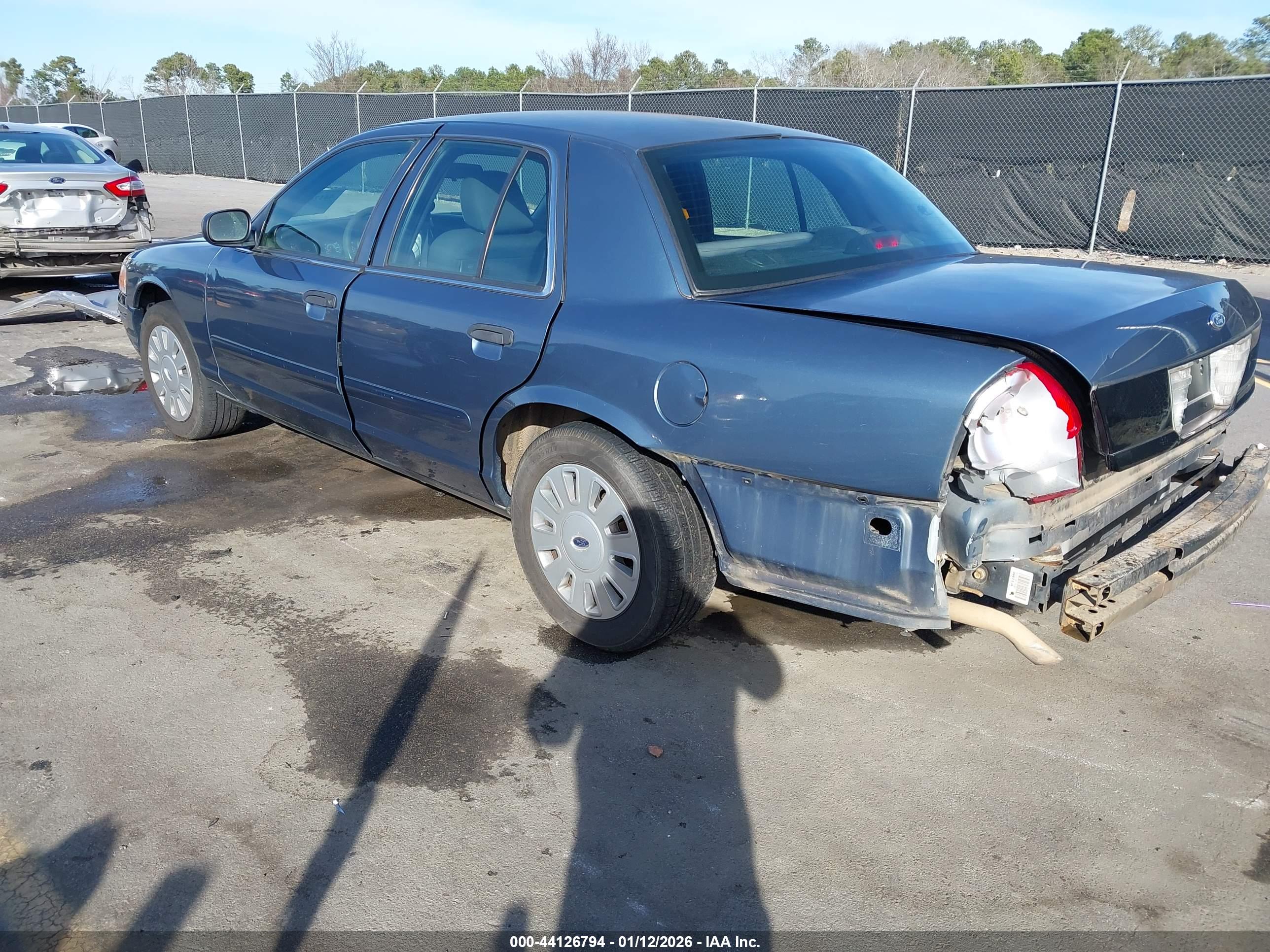 FORD CROWN image 3