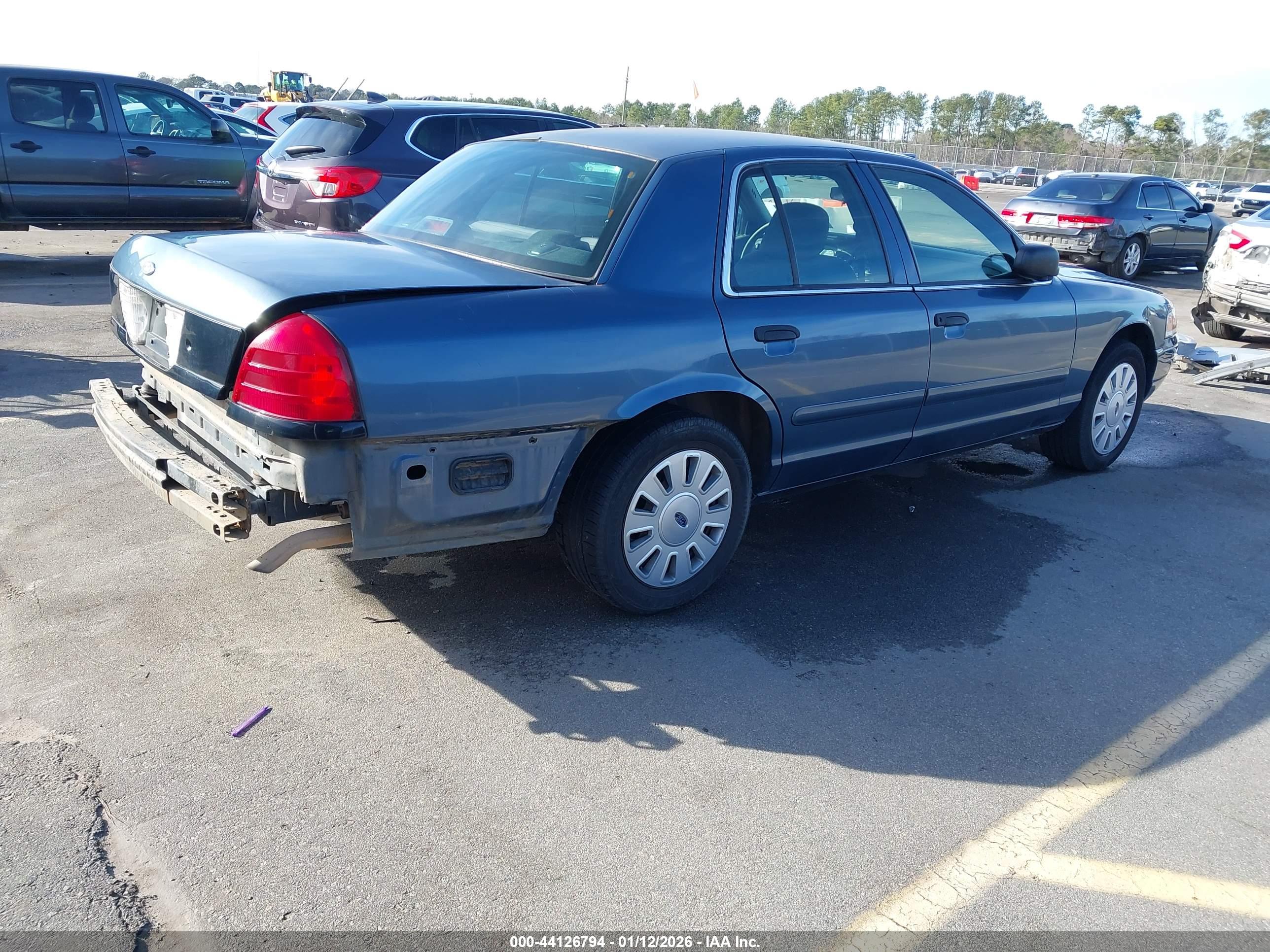 FORD CROWN image 4