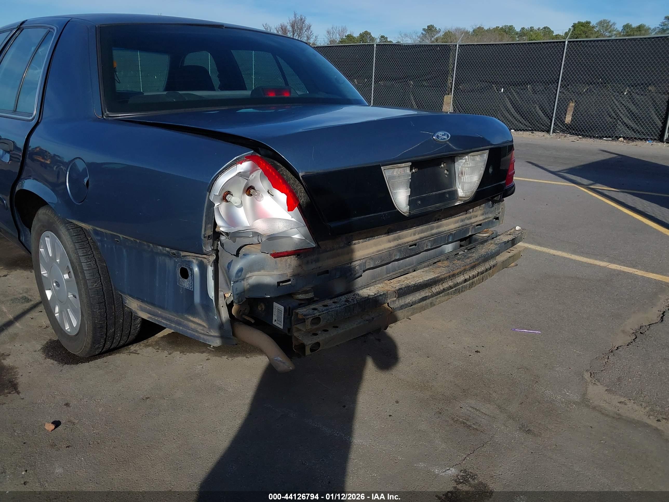 FORD CROWN image 6