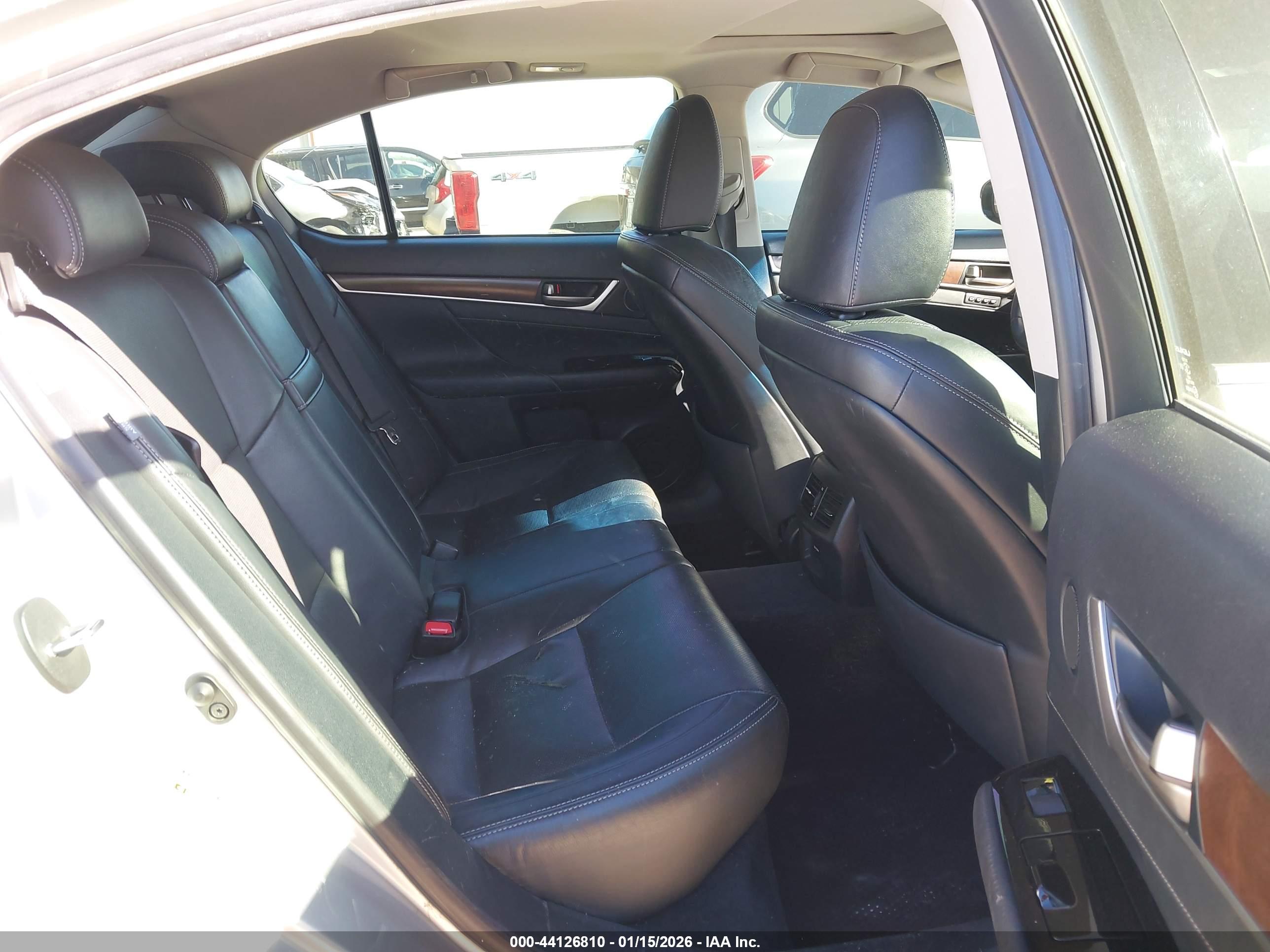 LEXUS GS image 8