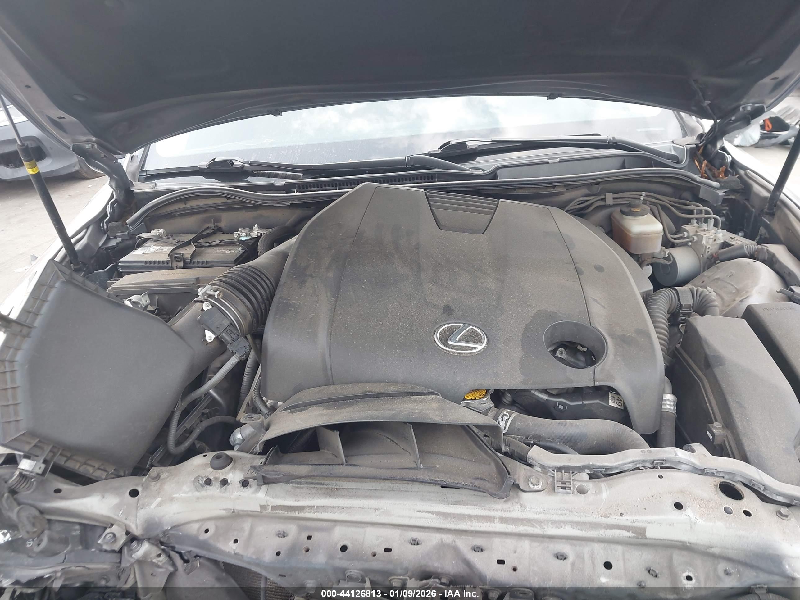 LEXUS IS image 10