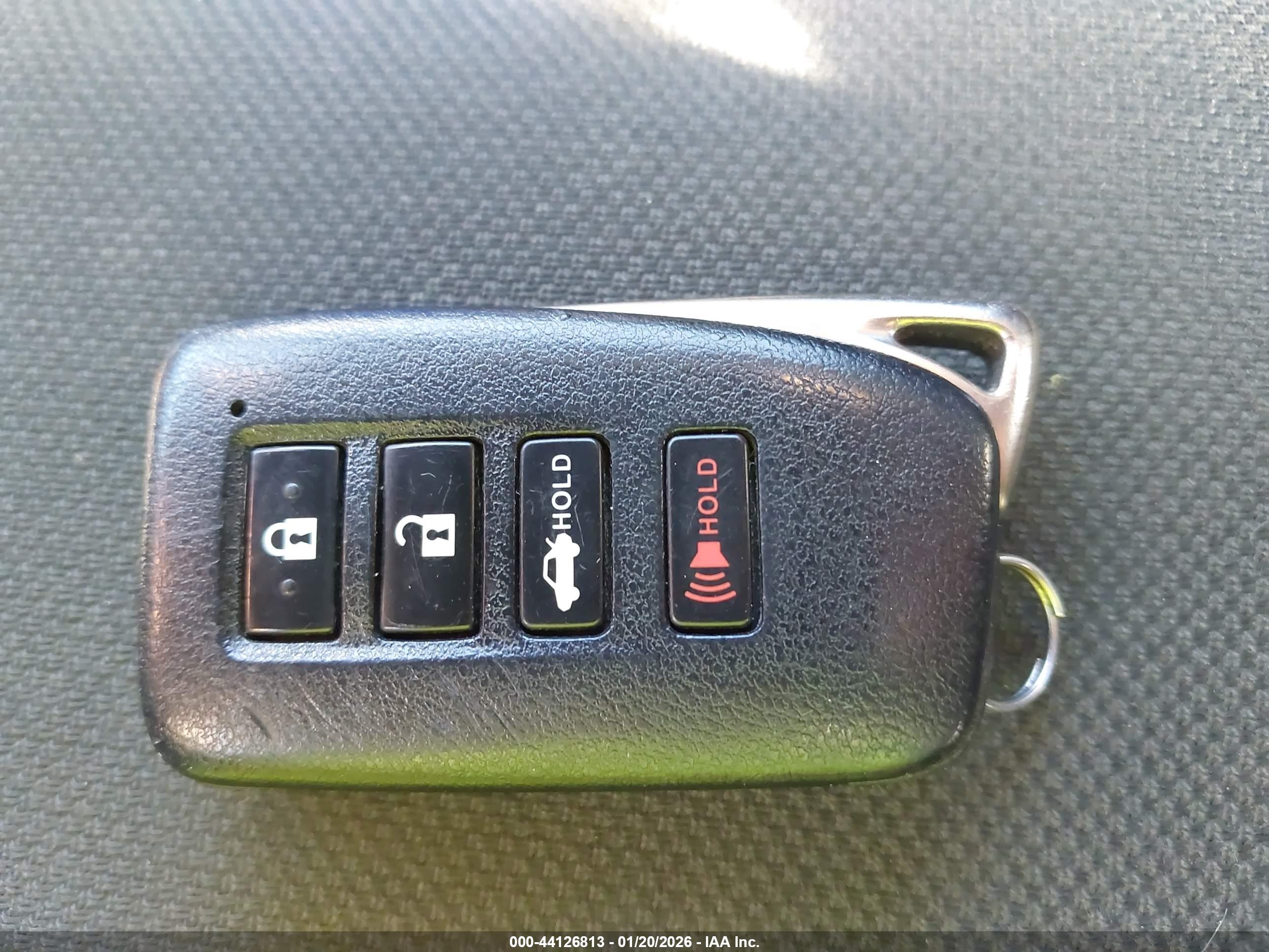 LEXUS IS image 11