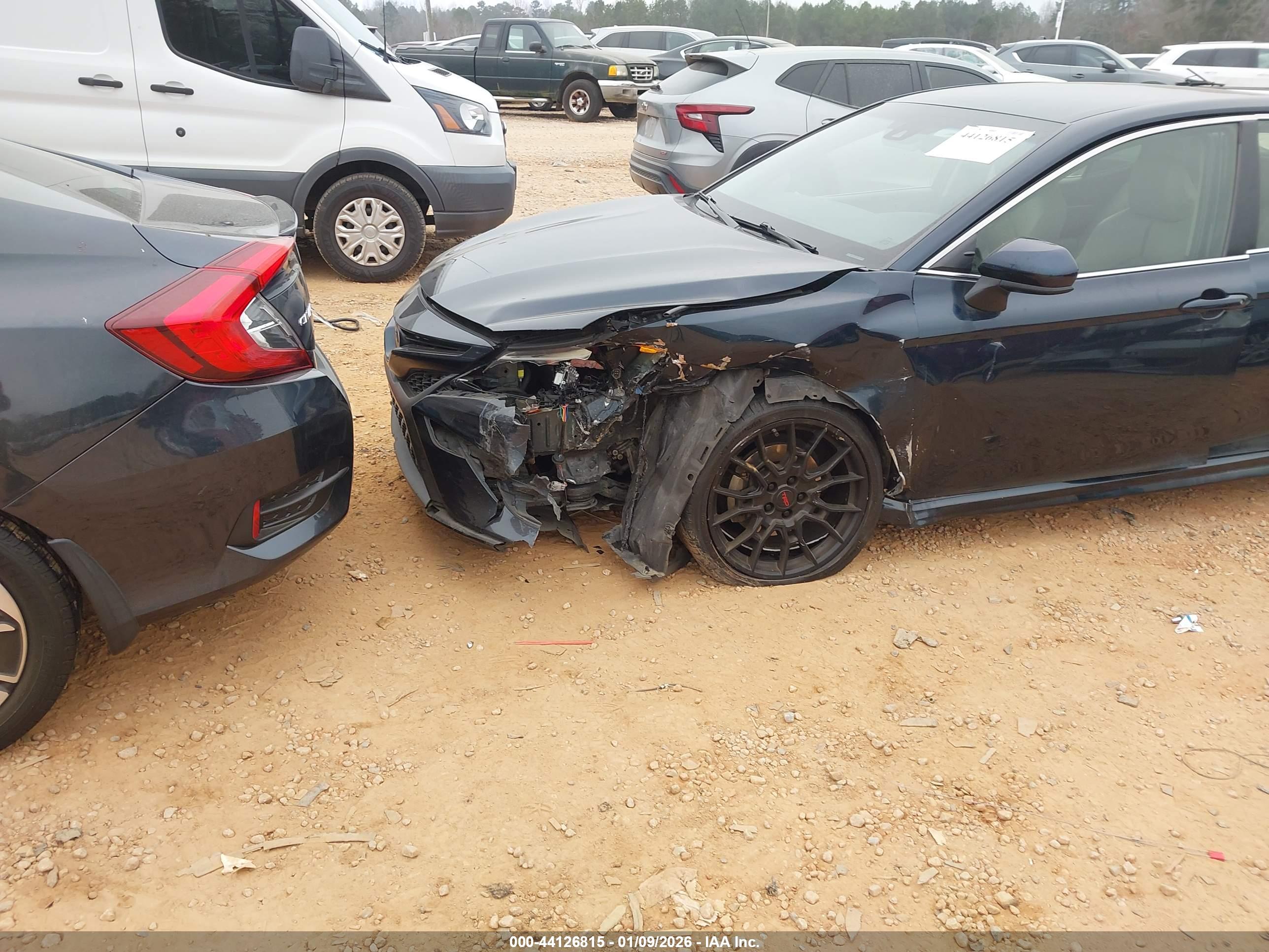 TOYOTA CAMRY image 6