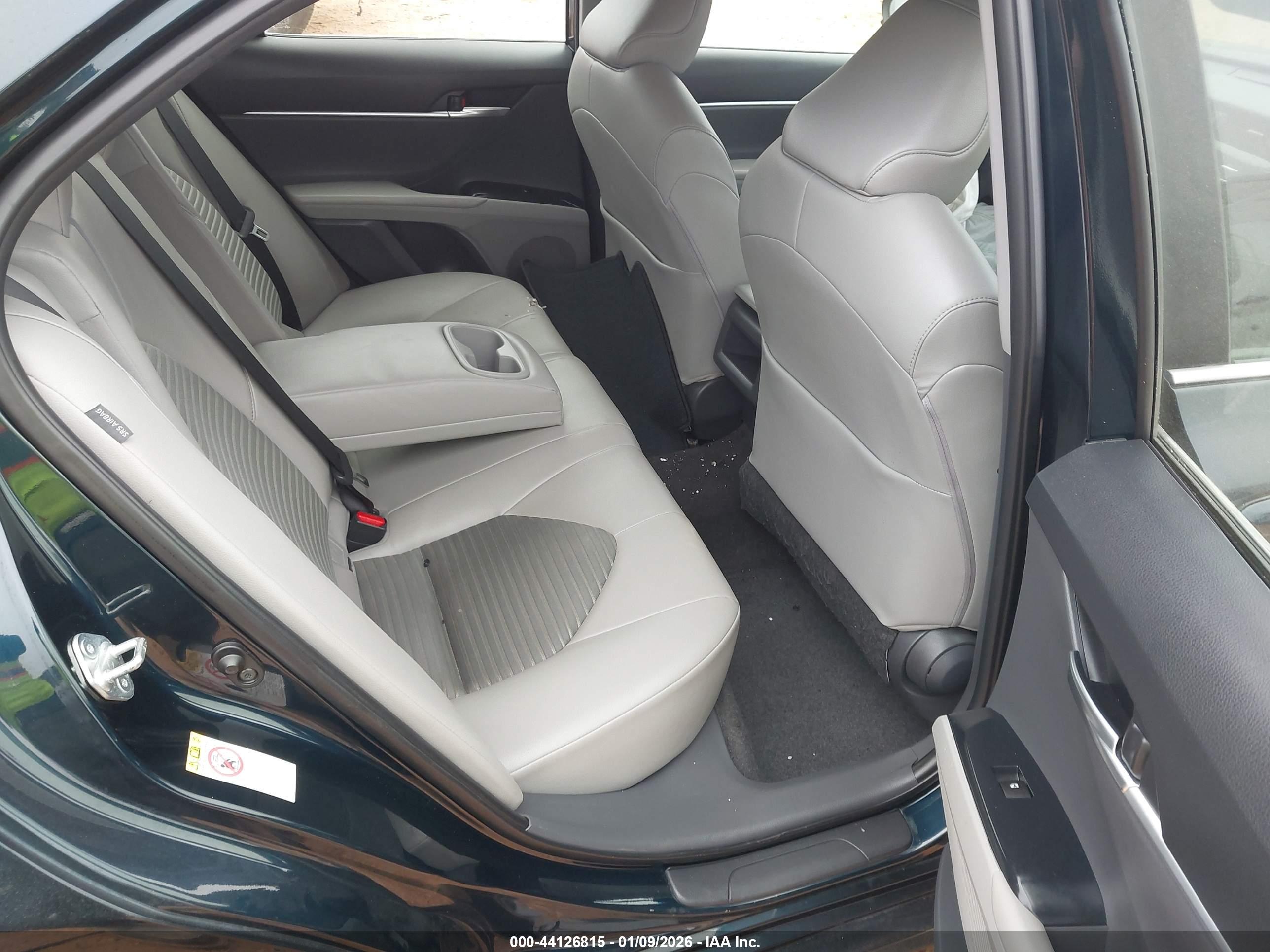 TOYOTA CAMRY image 8