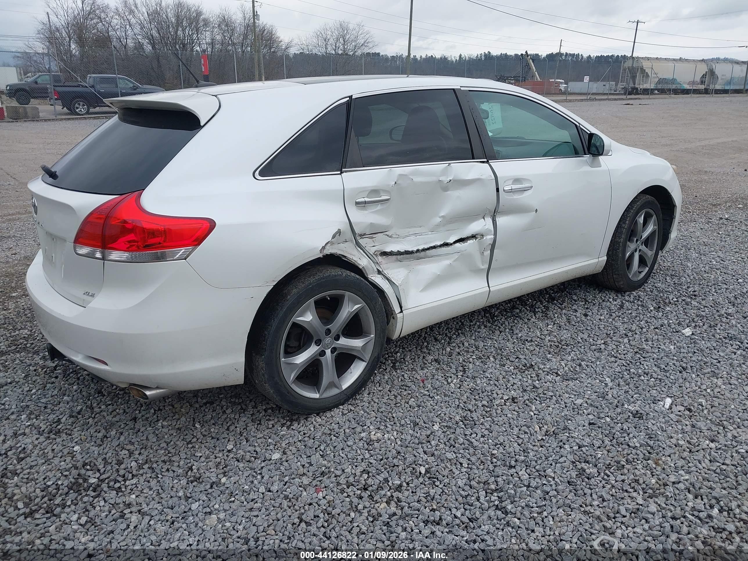 TOYOTA VENZA image 4