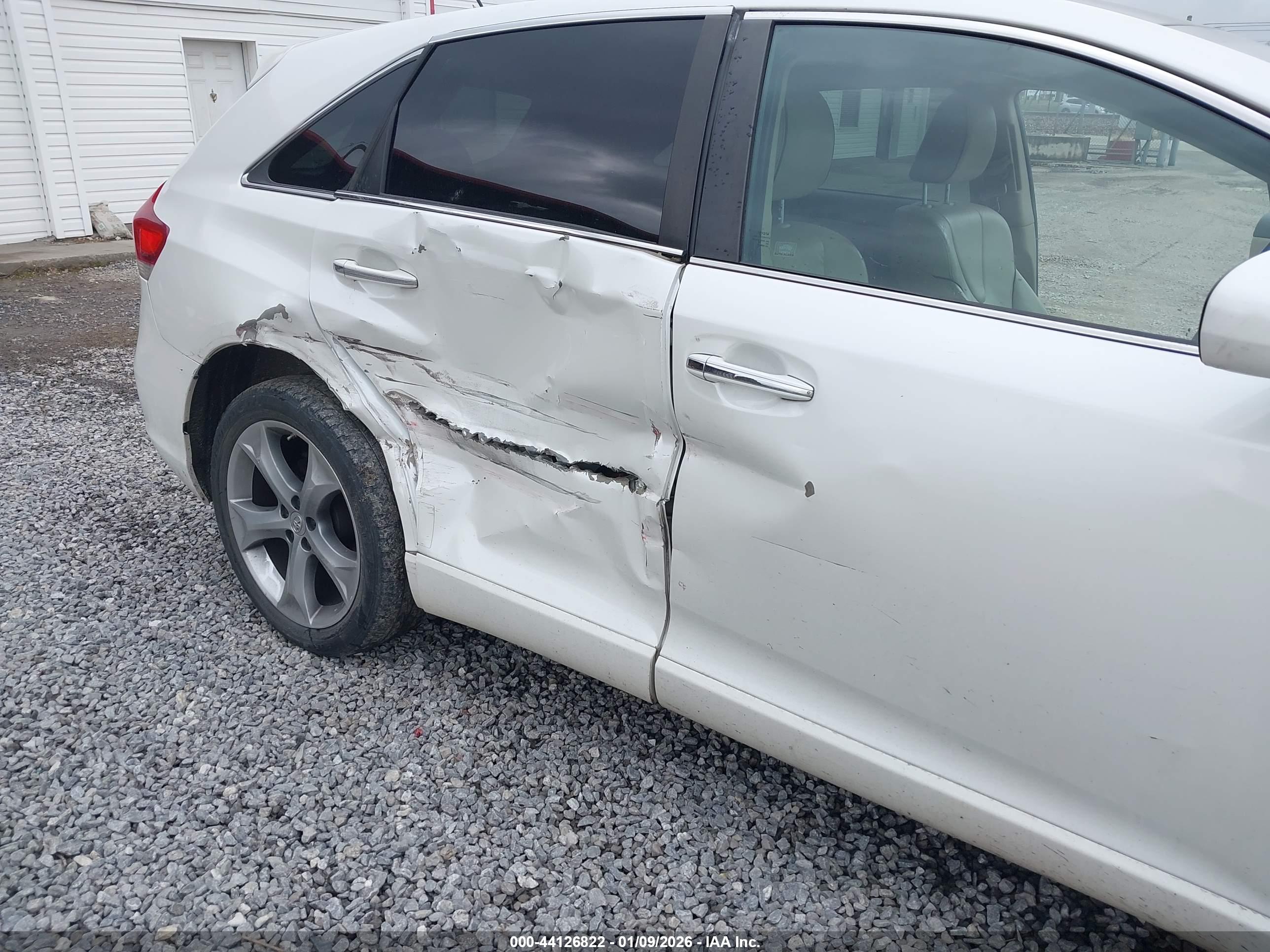 TOYOTA VENZA image 6