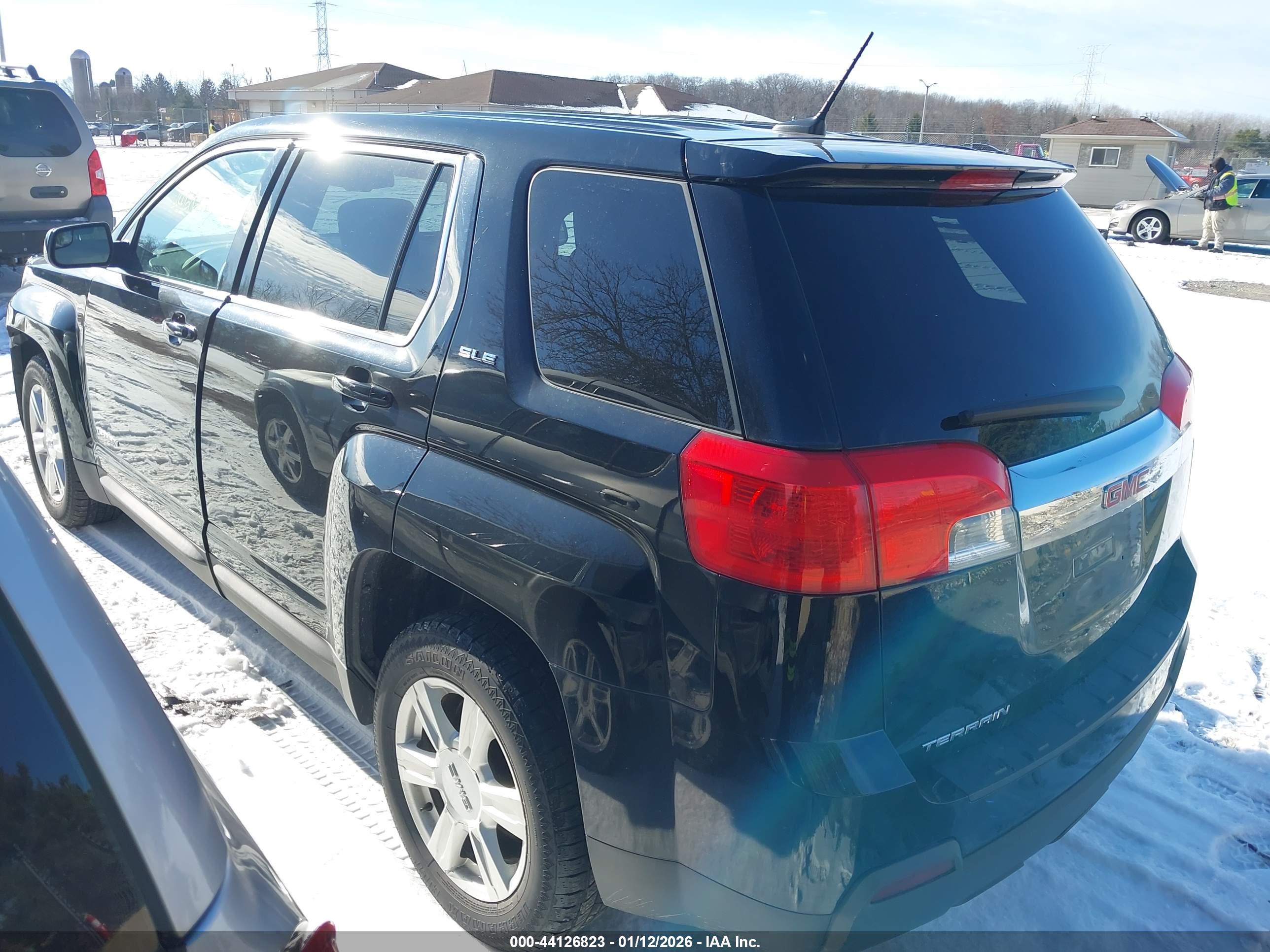 GMC TERRAIN image 3