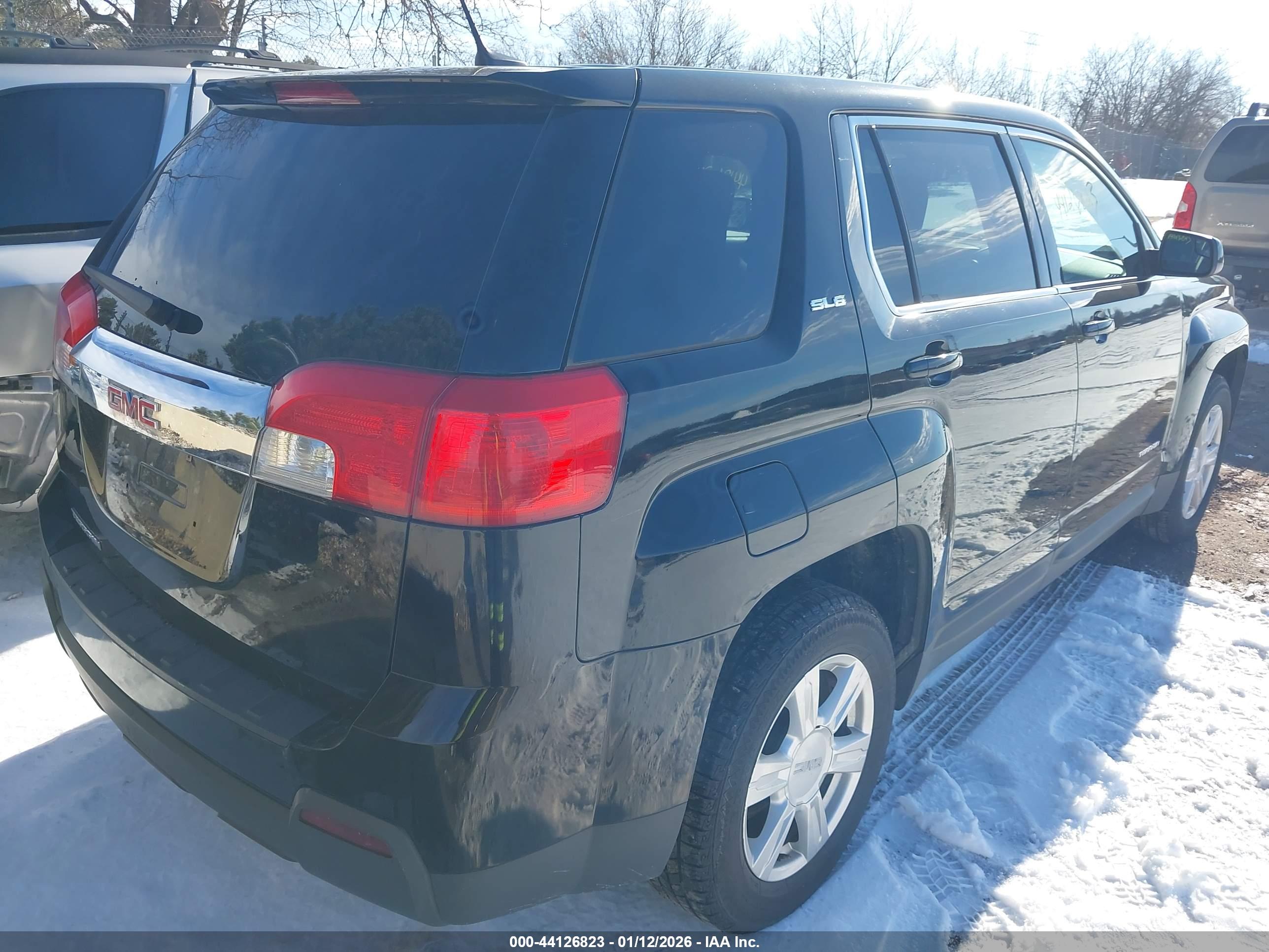 GMC TERRAIN image 4