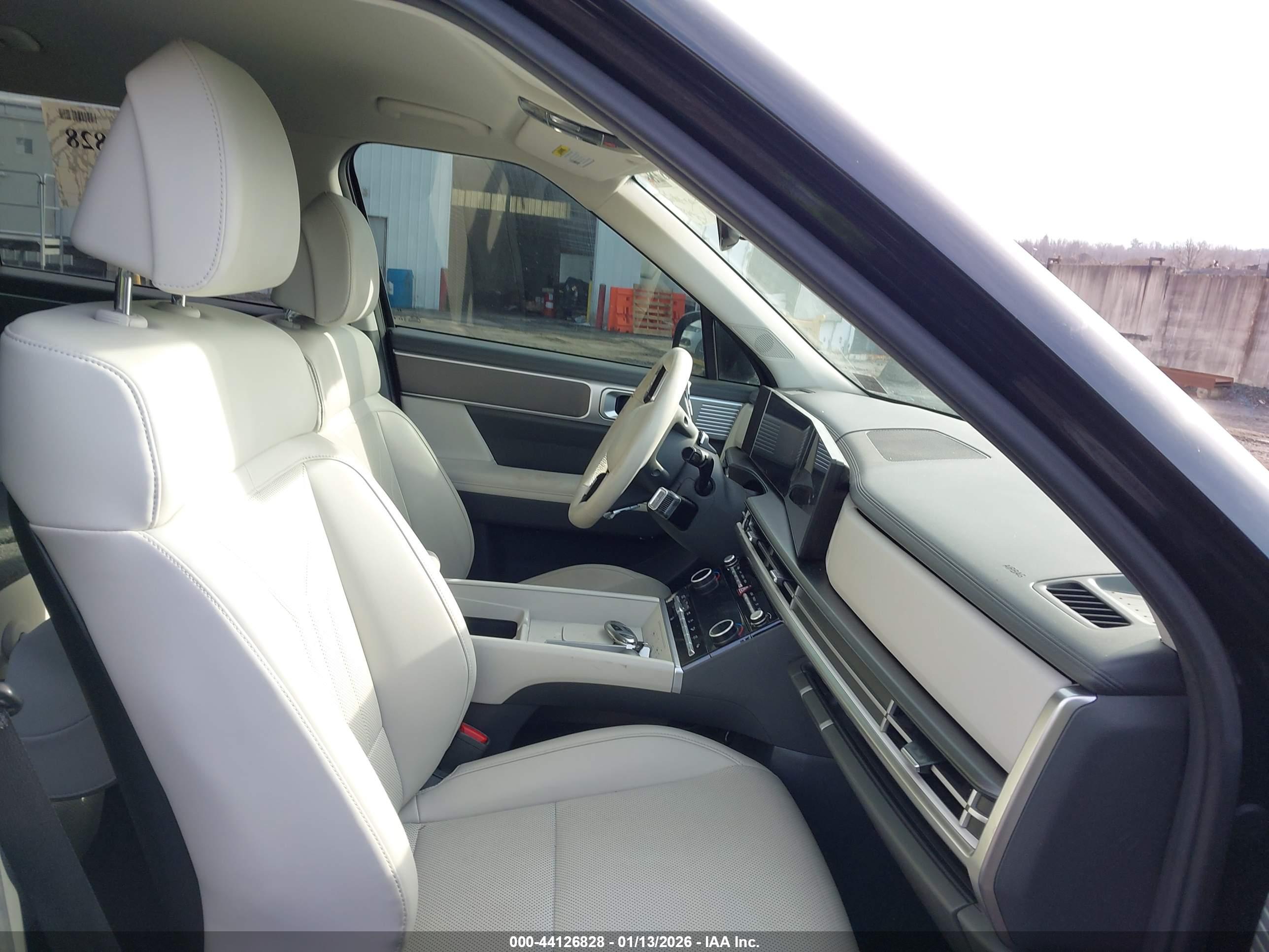 HYUNDAI SANTA image 5