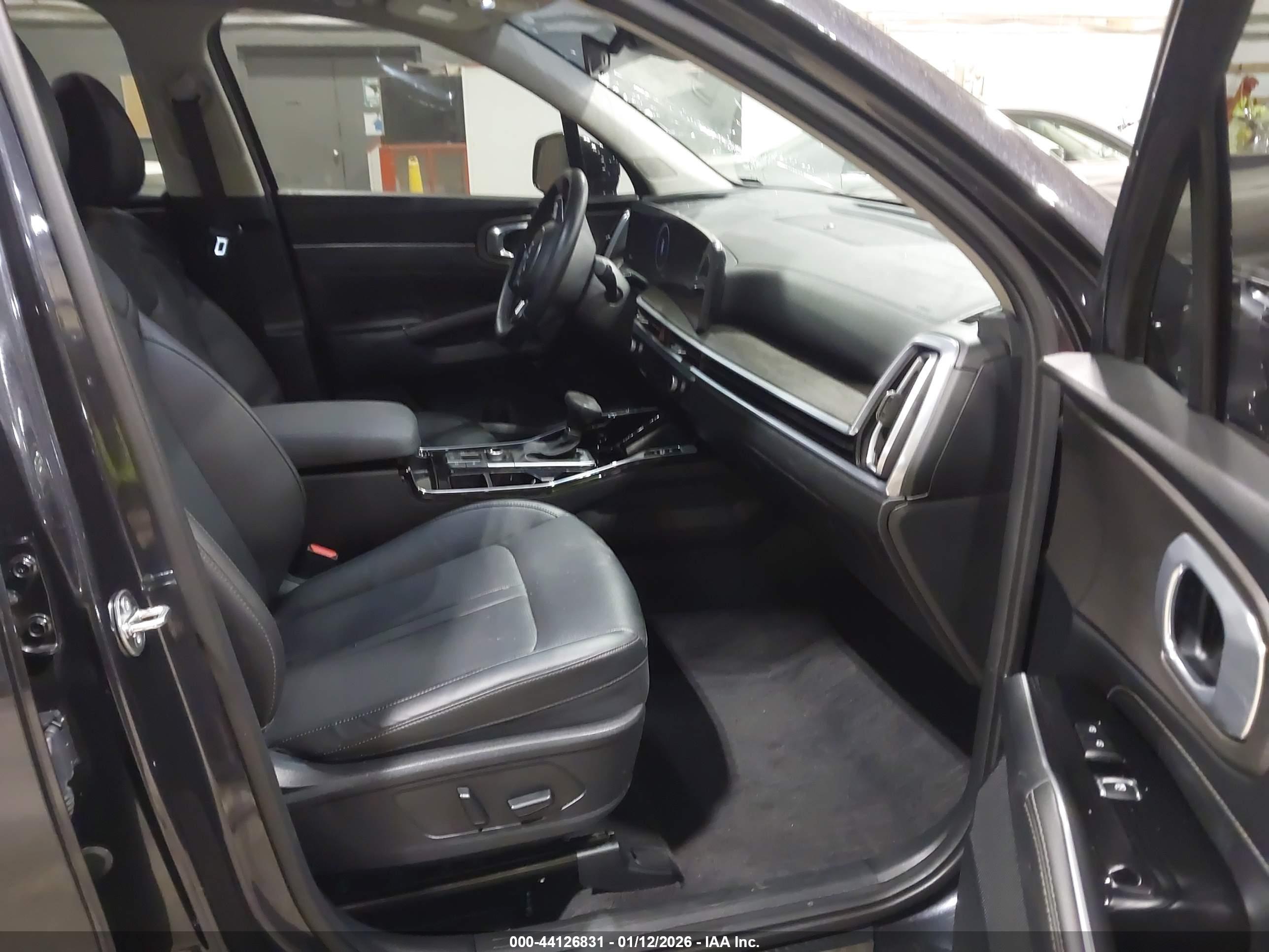 KIA SORENTO image 5