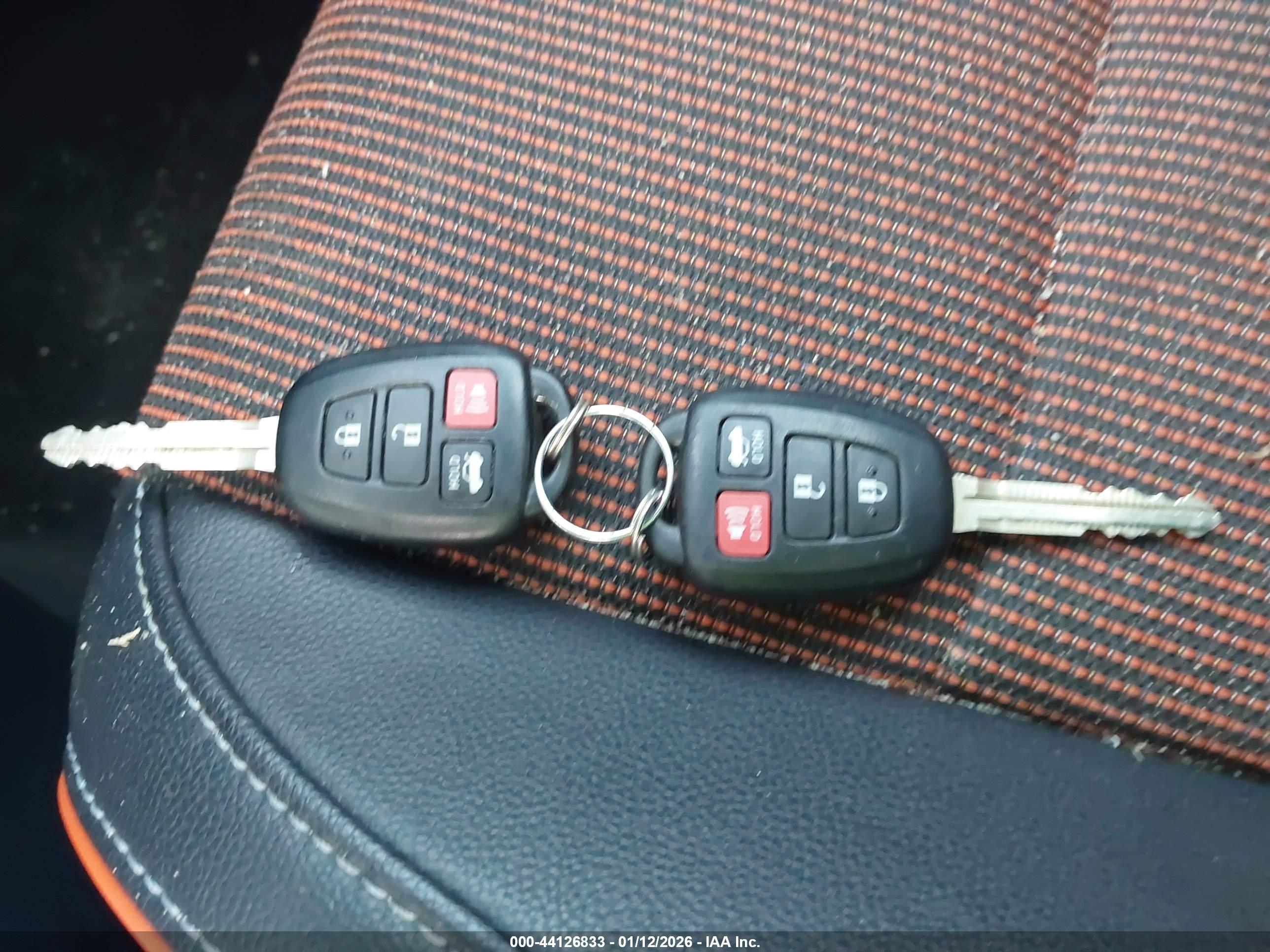 TOYOTA COROLLA image 11