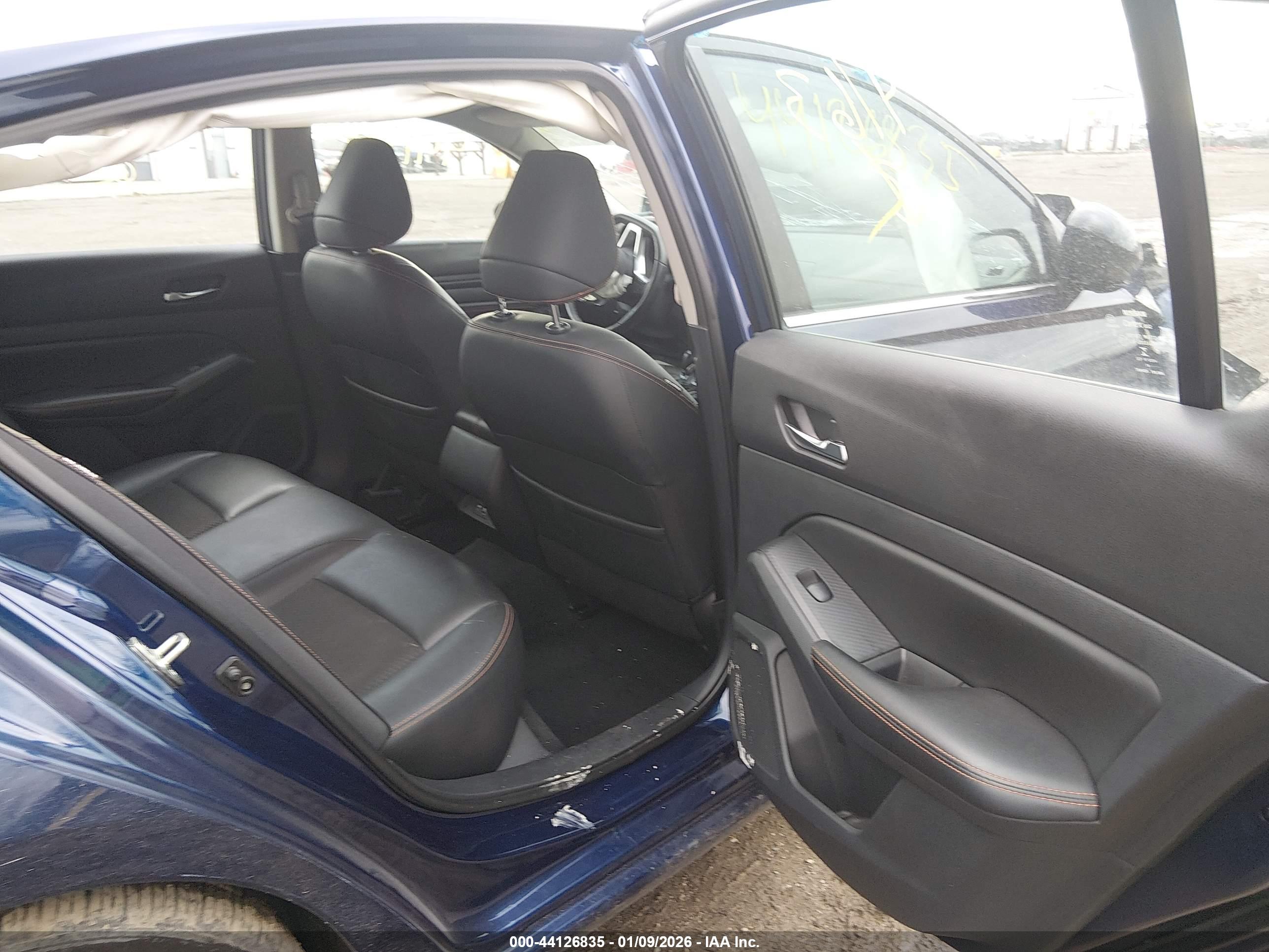 NISSAN ALTIMA image 8