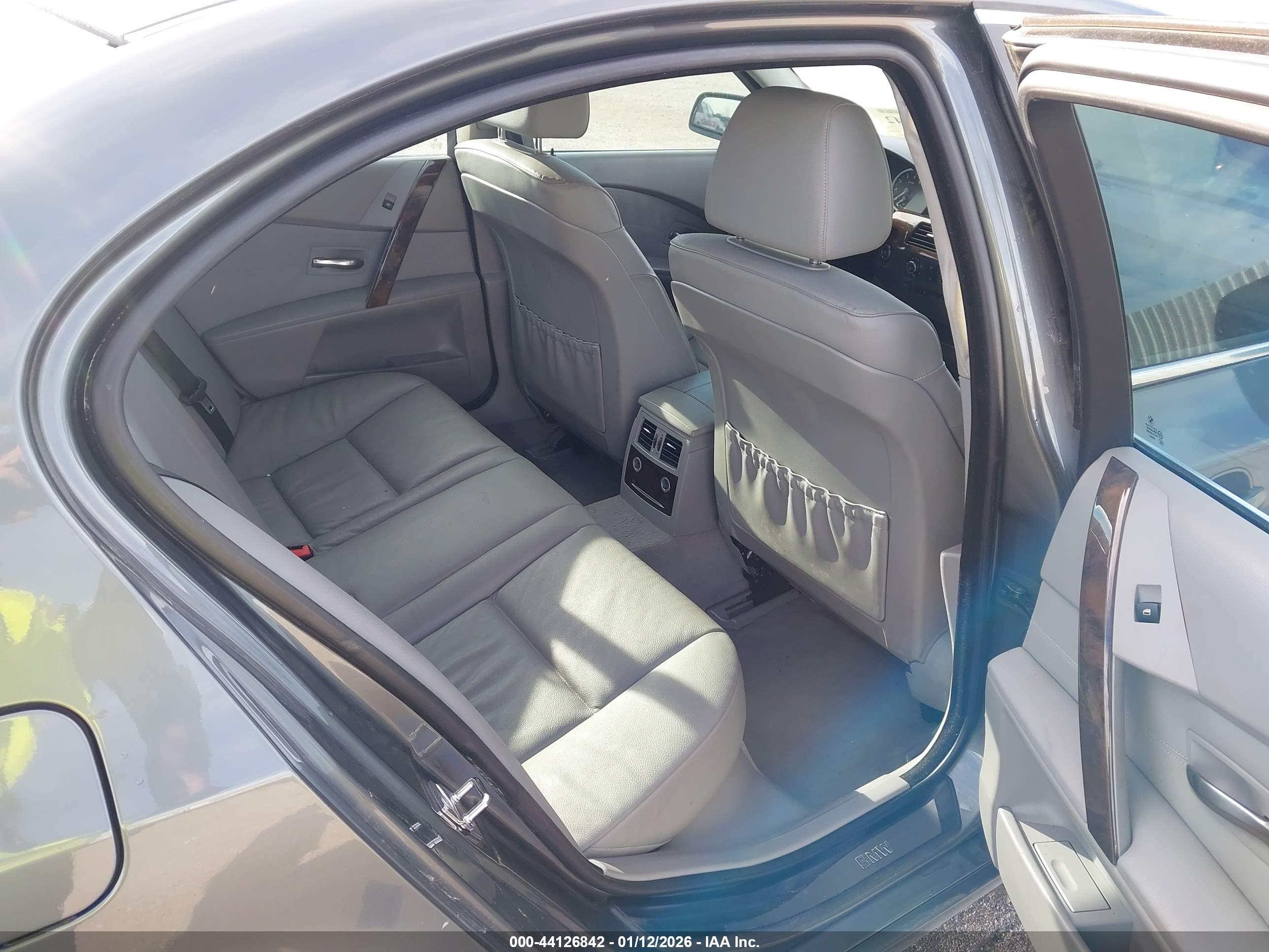 BMW 530I image 8