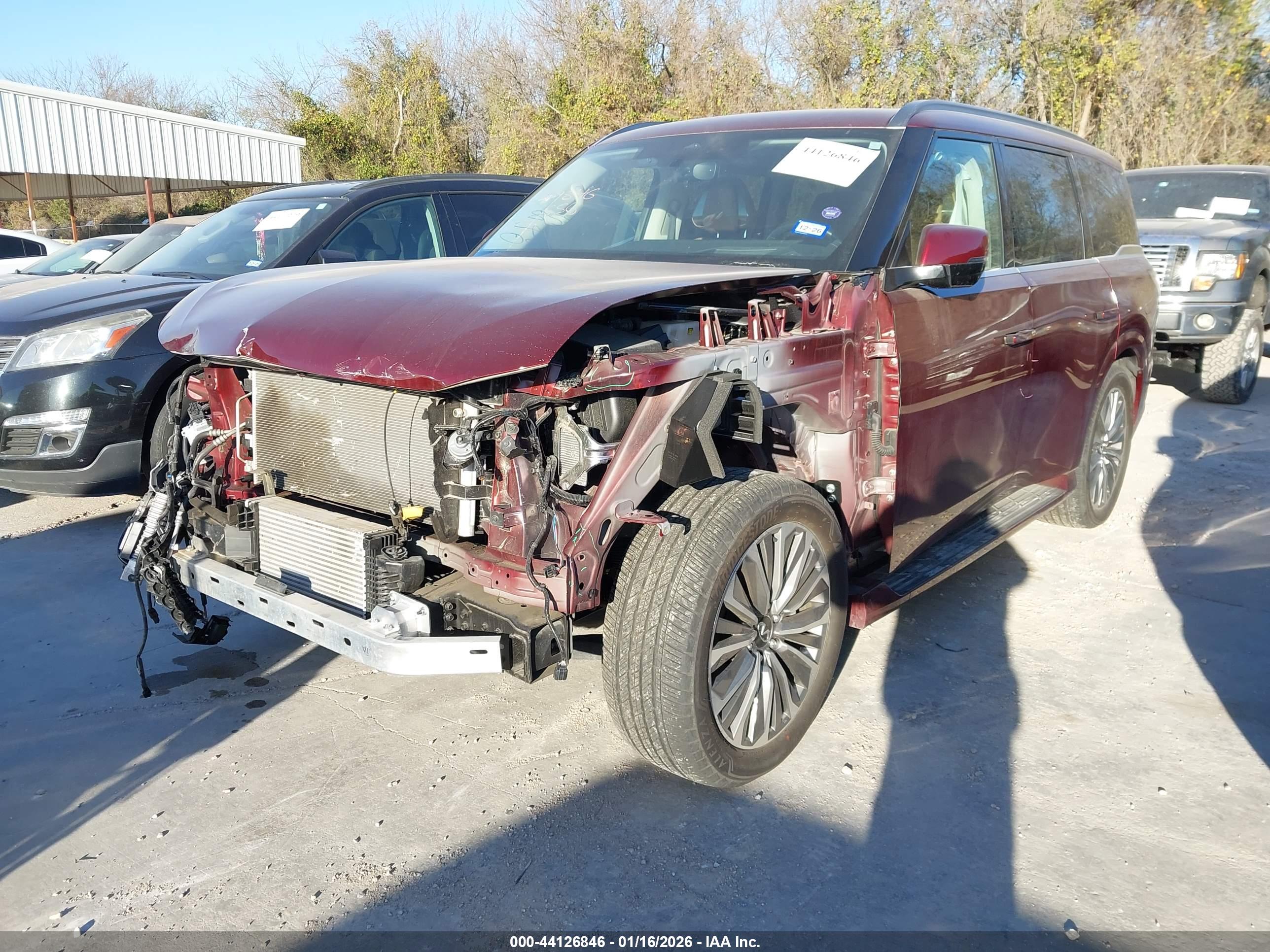 INFINITI QX80 image 2