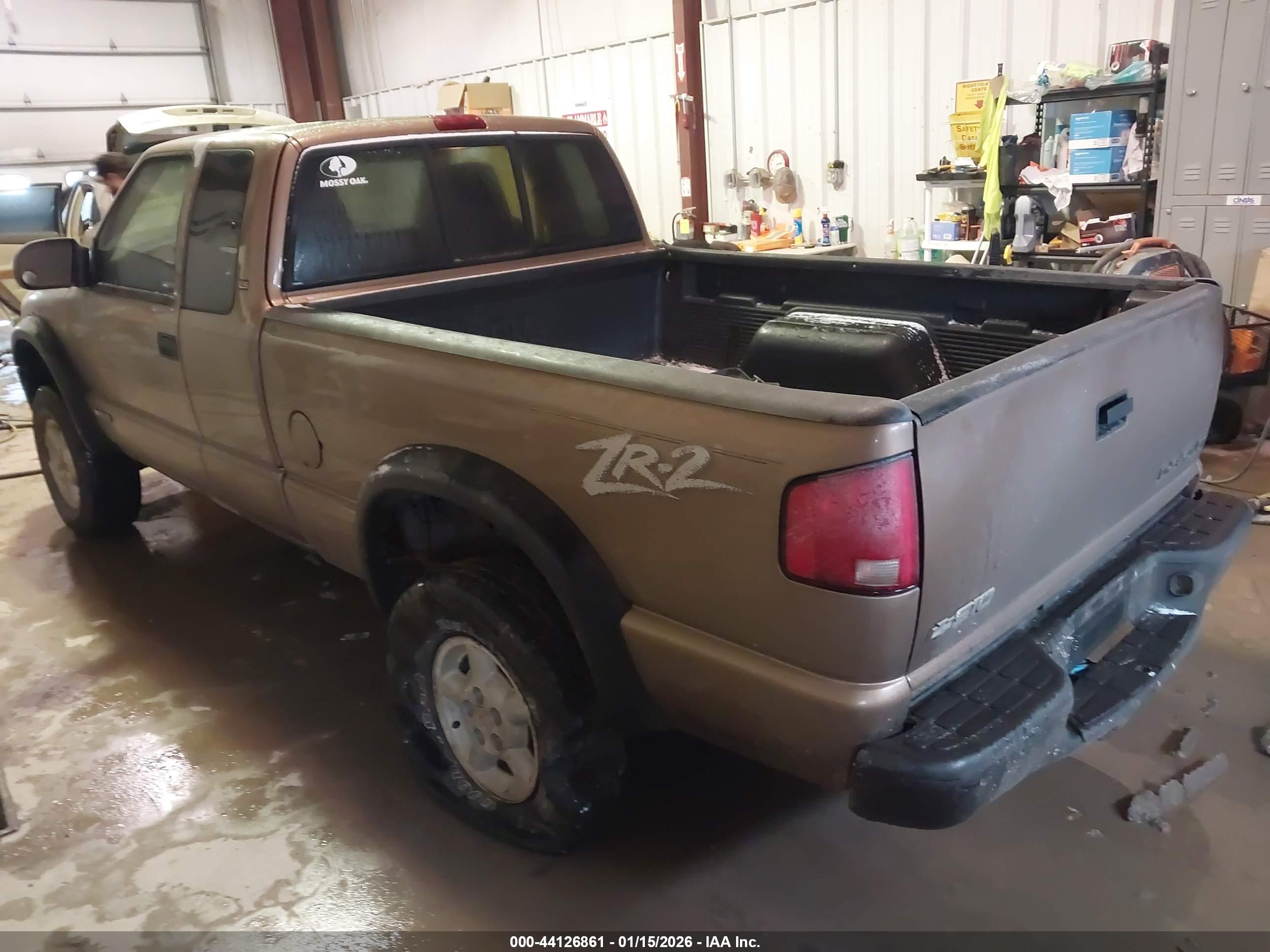 CHEVROLET S-10 image 3