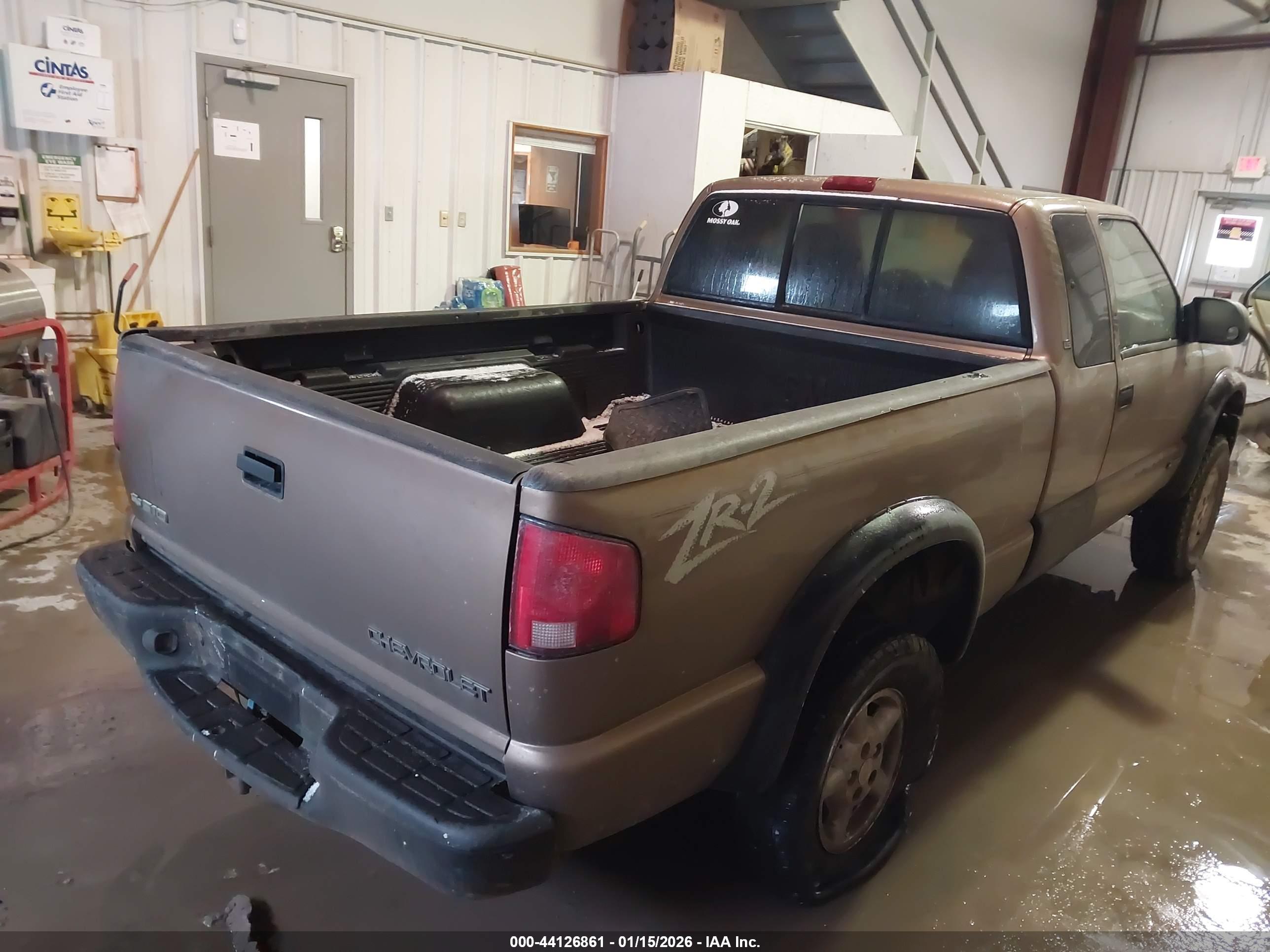 CHEVROLET S-10 image 4