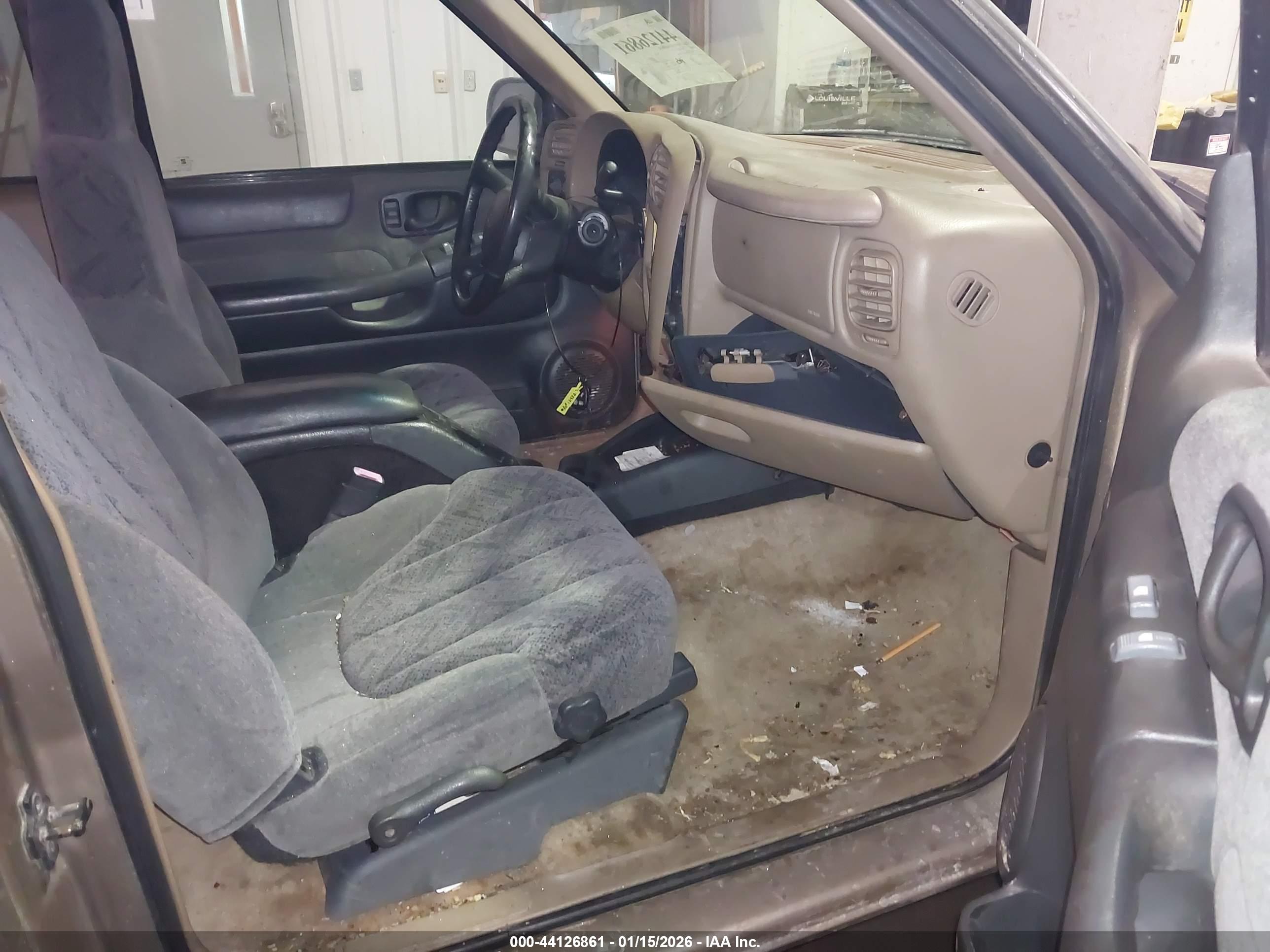 CHEVROLET S-10 image 5