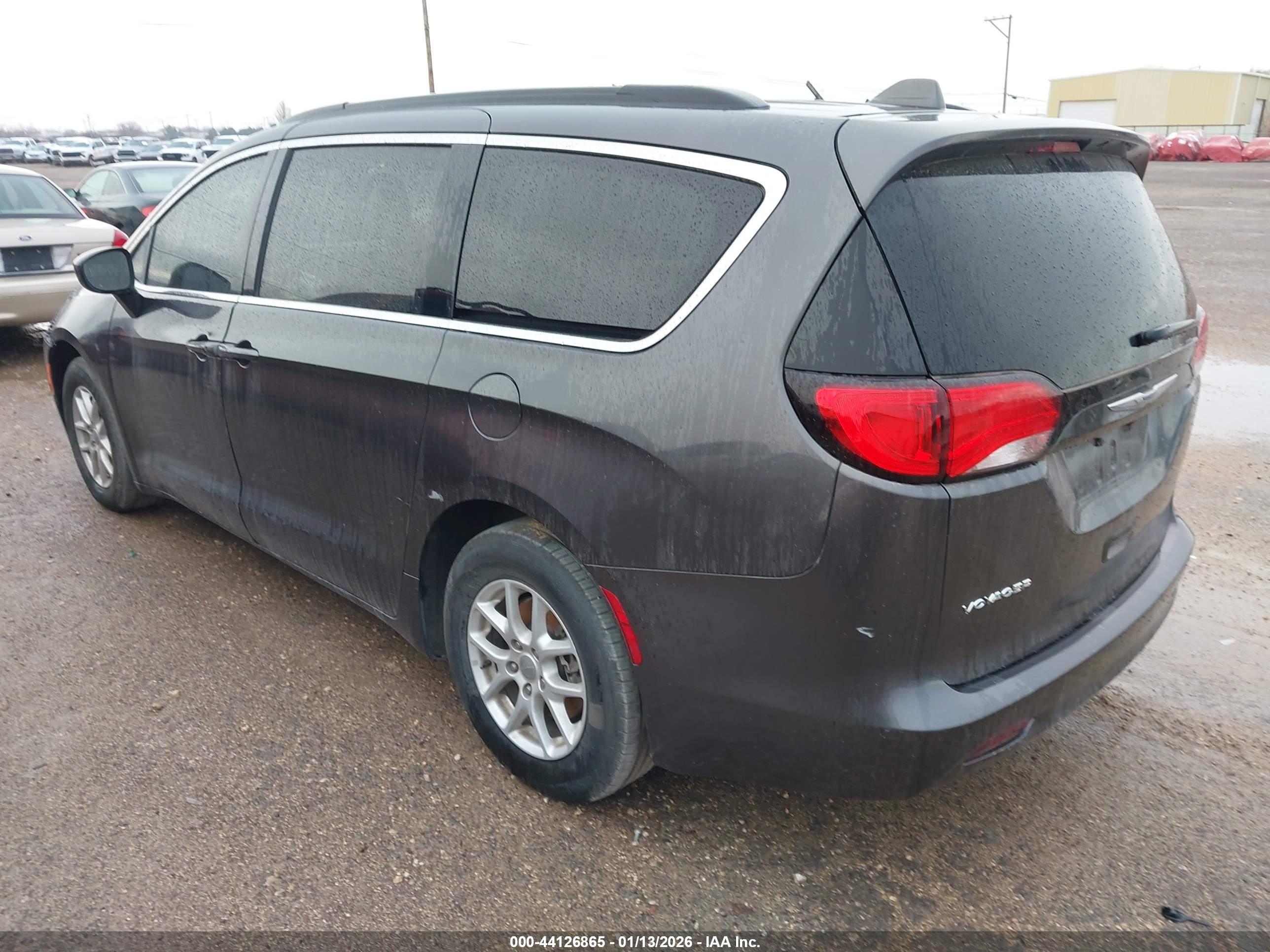 CHRYSLER VOYAGER image 3