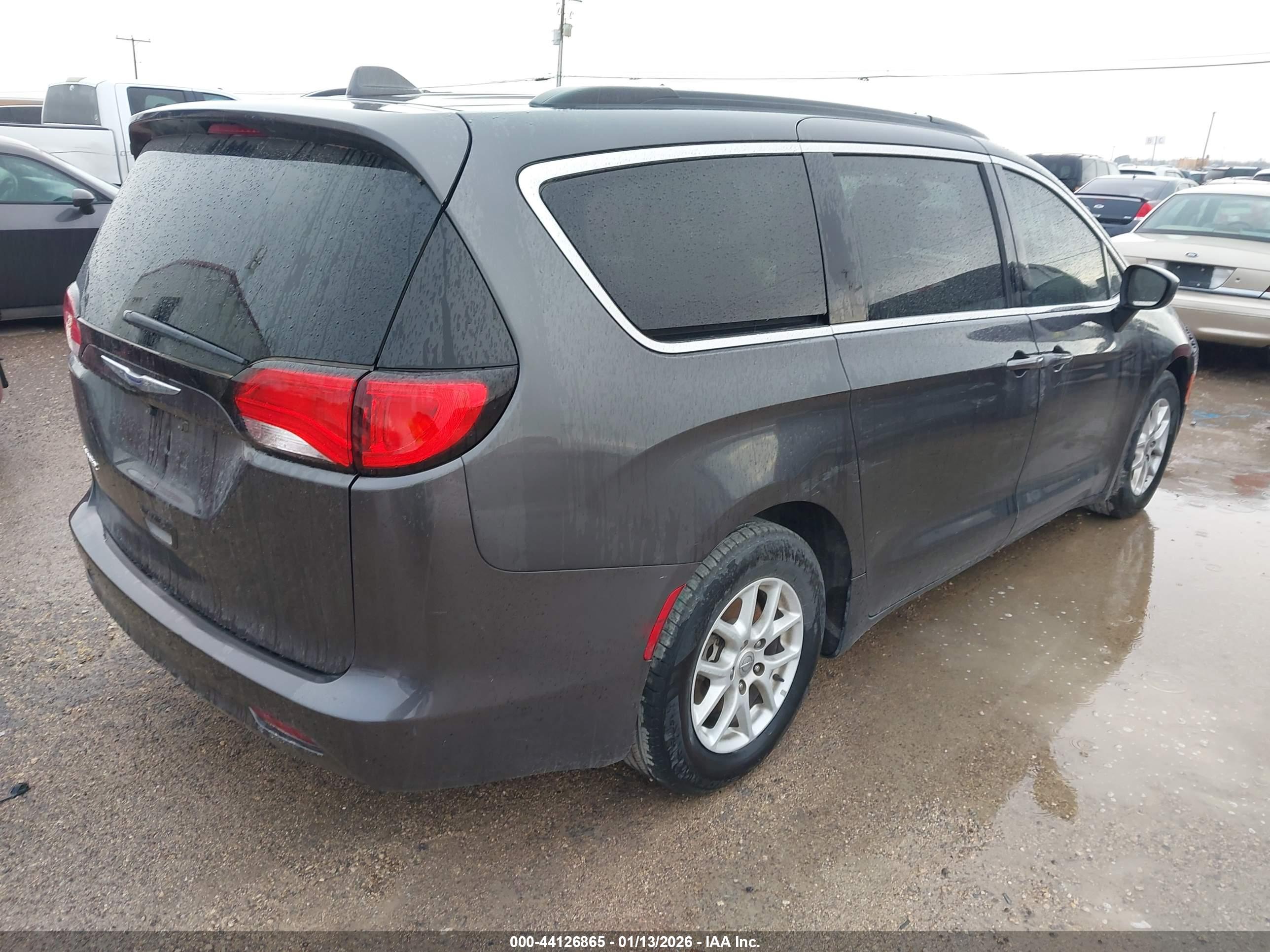 CHRYSLER VOYAGER image 4