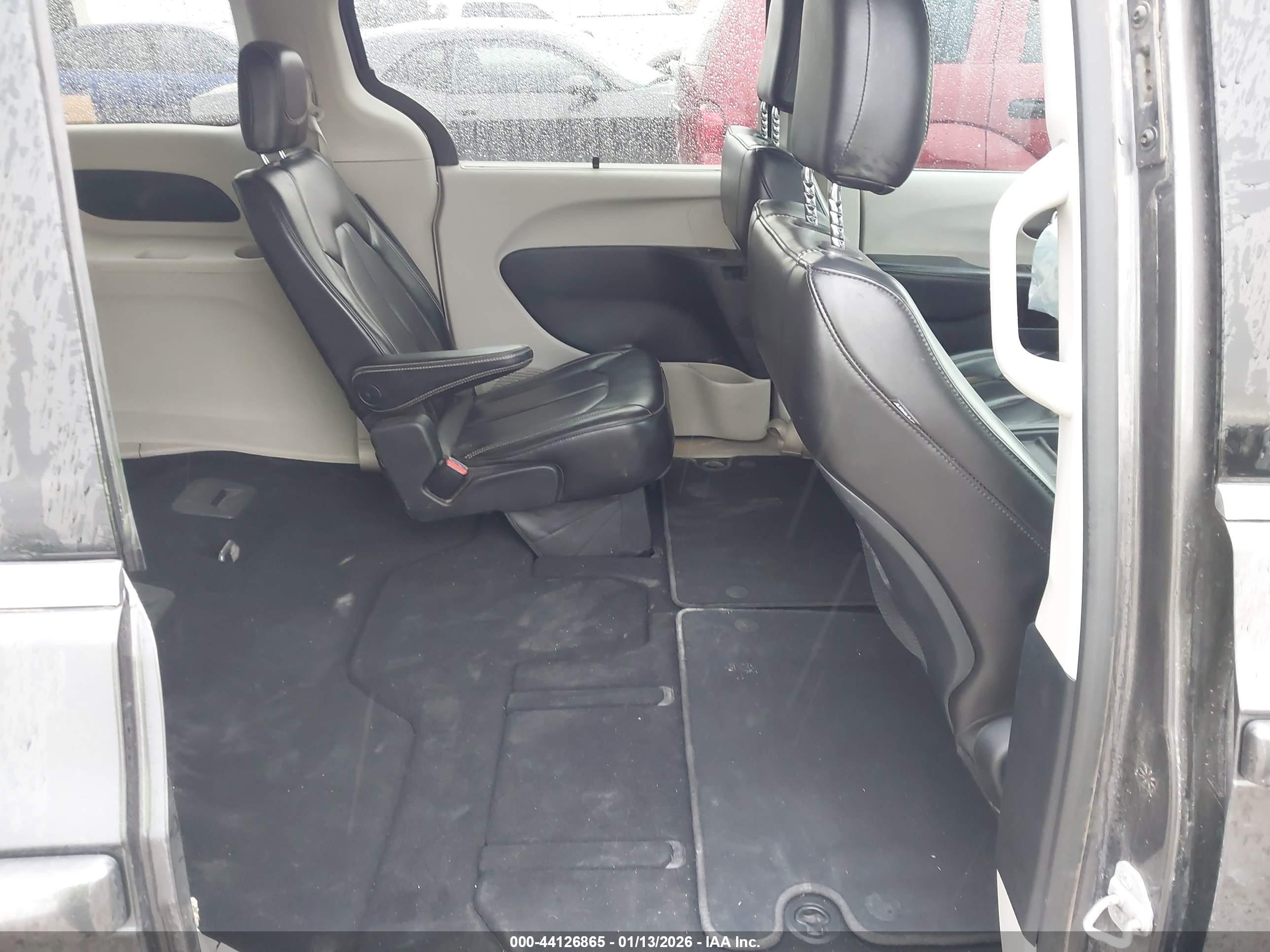 CHRYSLER VOYAGER image 8