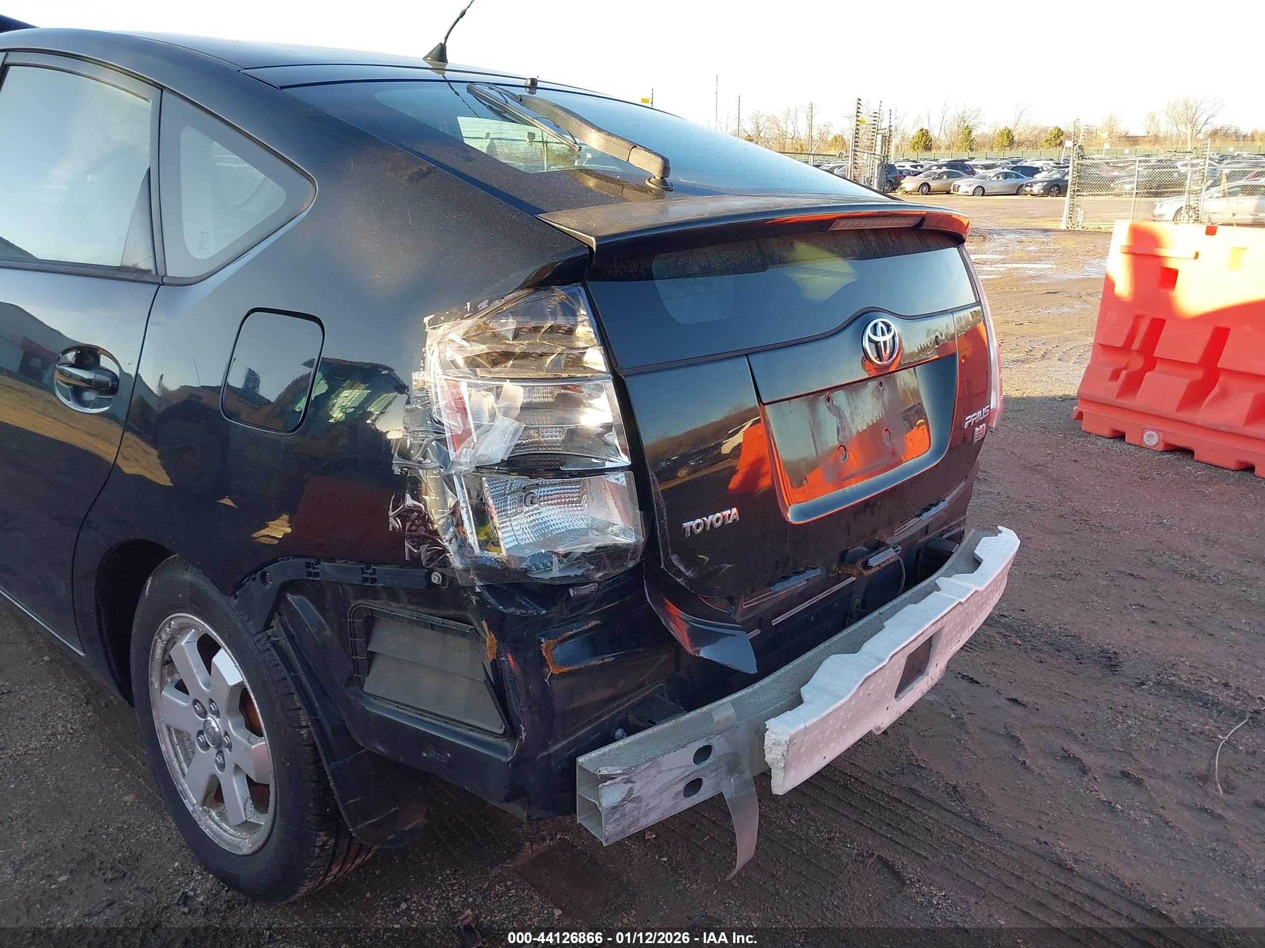 TOYOTA PRIUS image 6