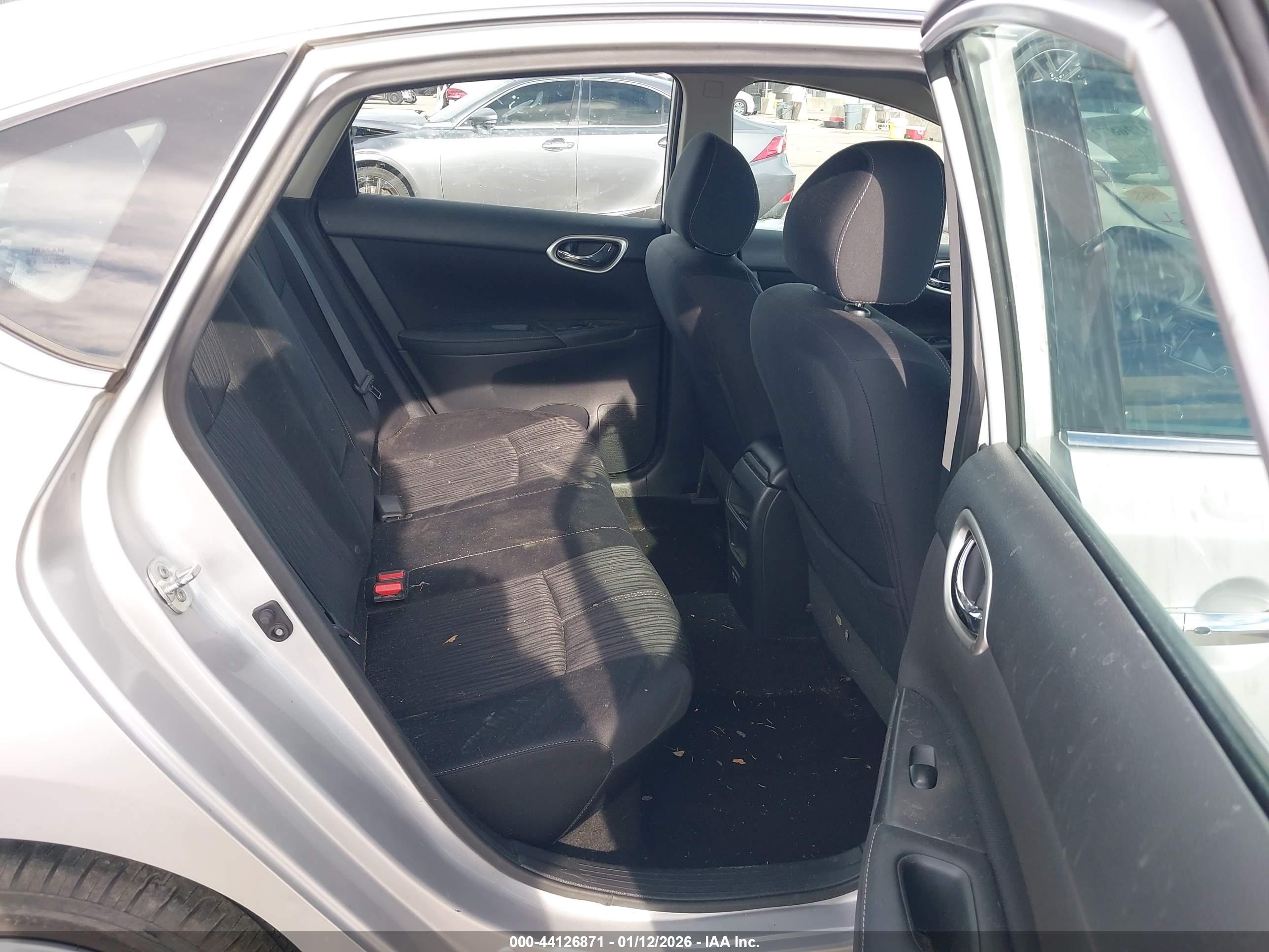 NISSAN SENTRA image 8