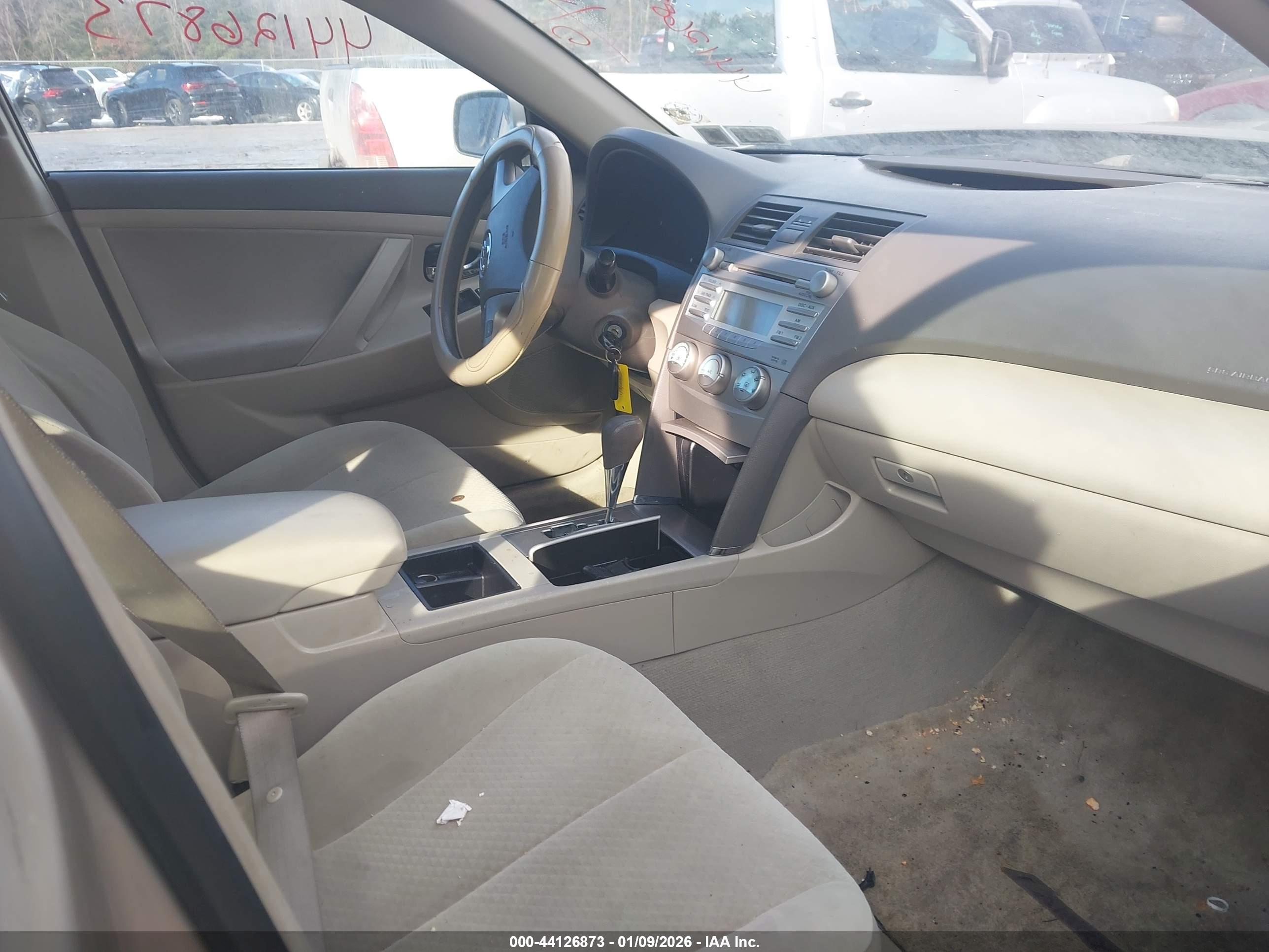 TOYOTA CAMRY image 5