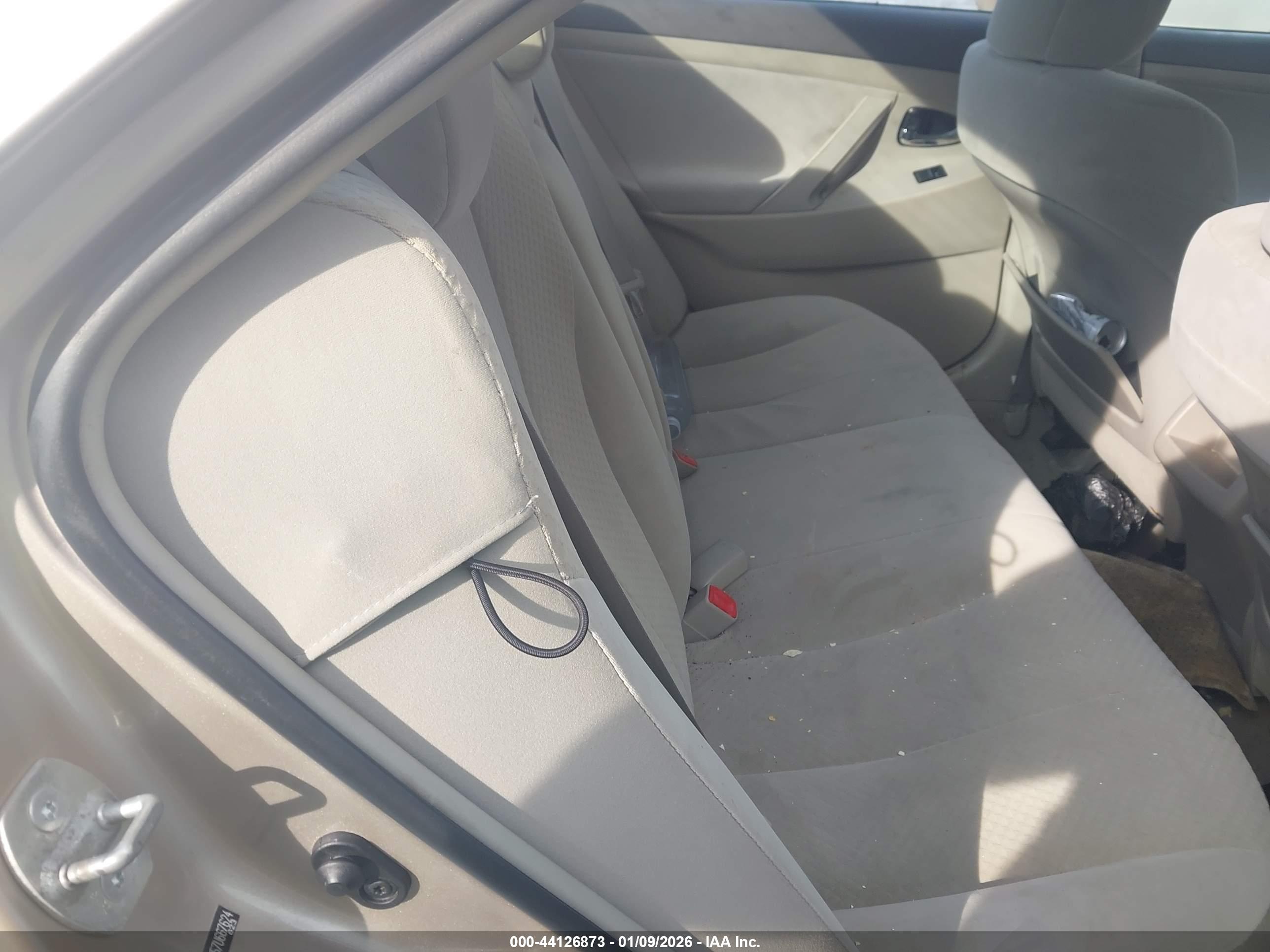 TOYOTA CAMRY image 8